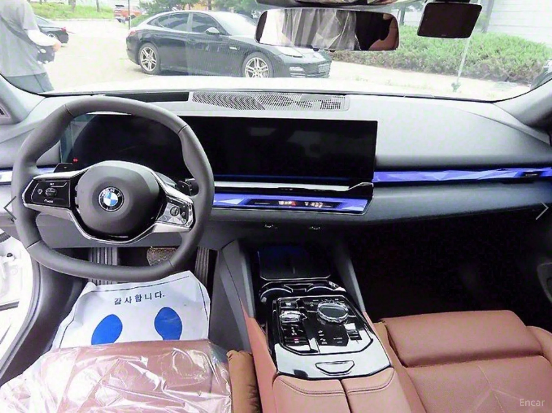 BMW 5 Series (G60) превью 4