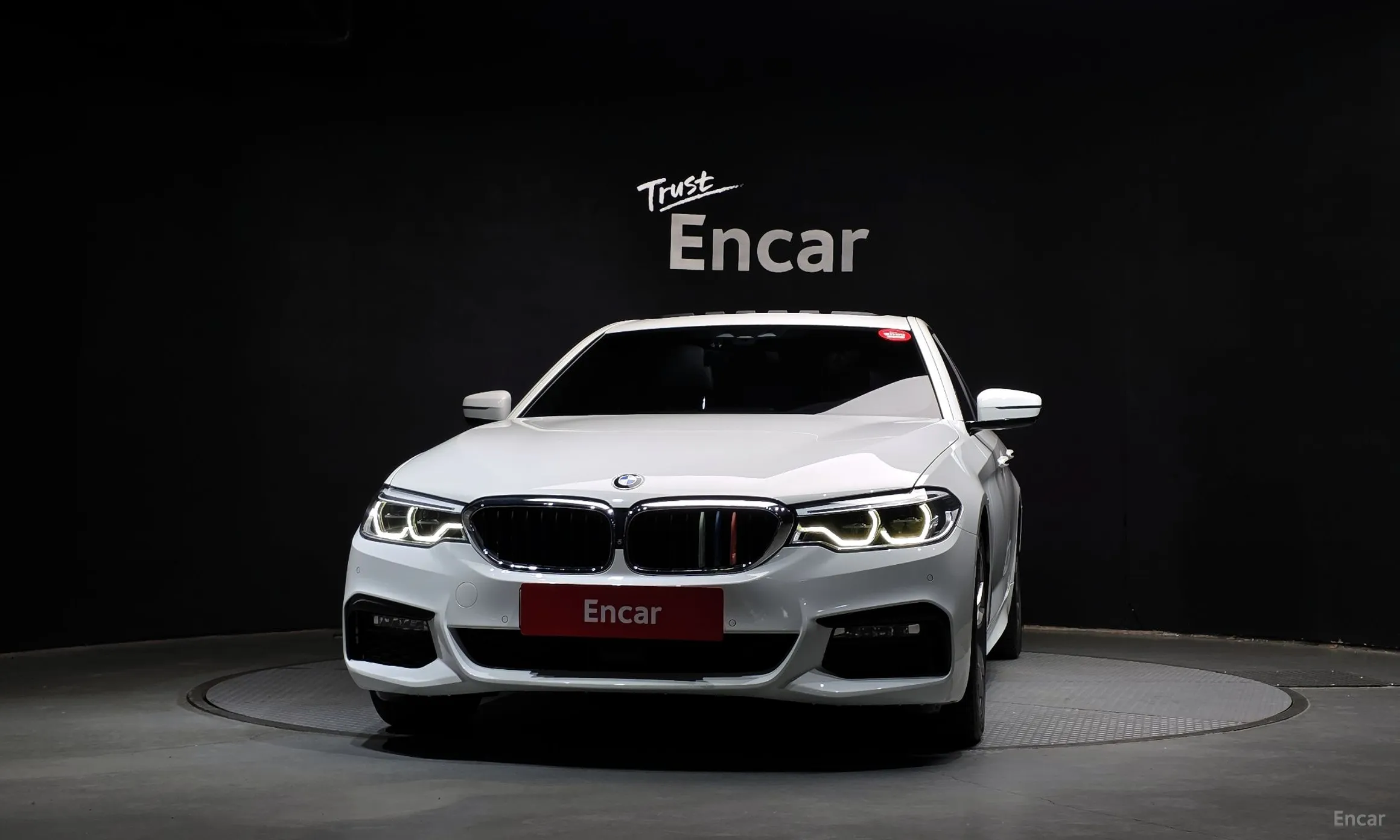 BMW 5 Series (G30) превью 2