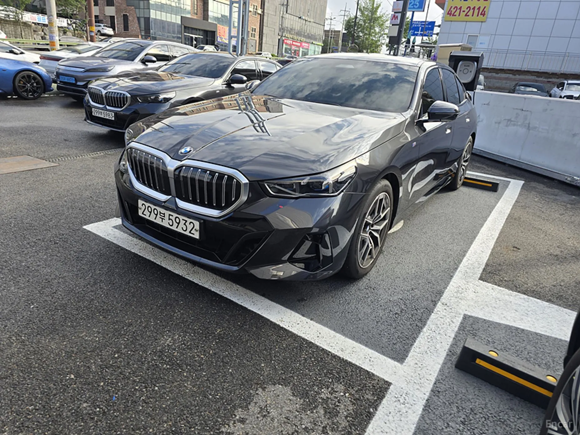 BMW 5 Series (G60) превью 3