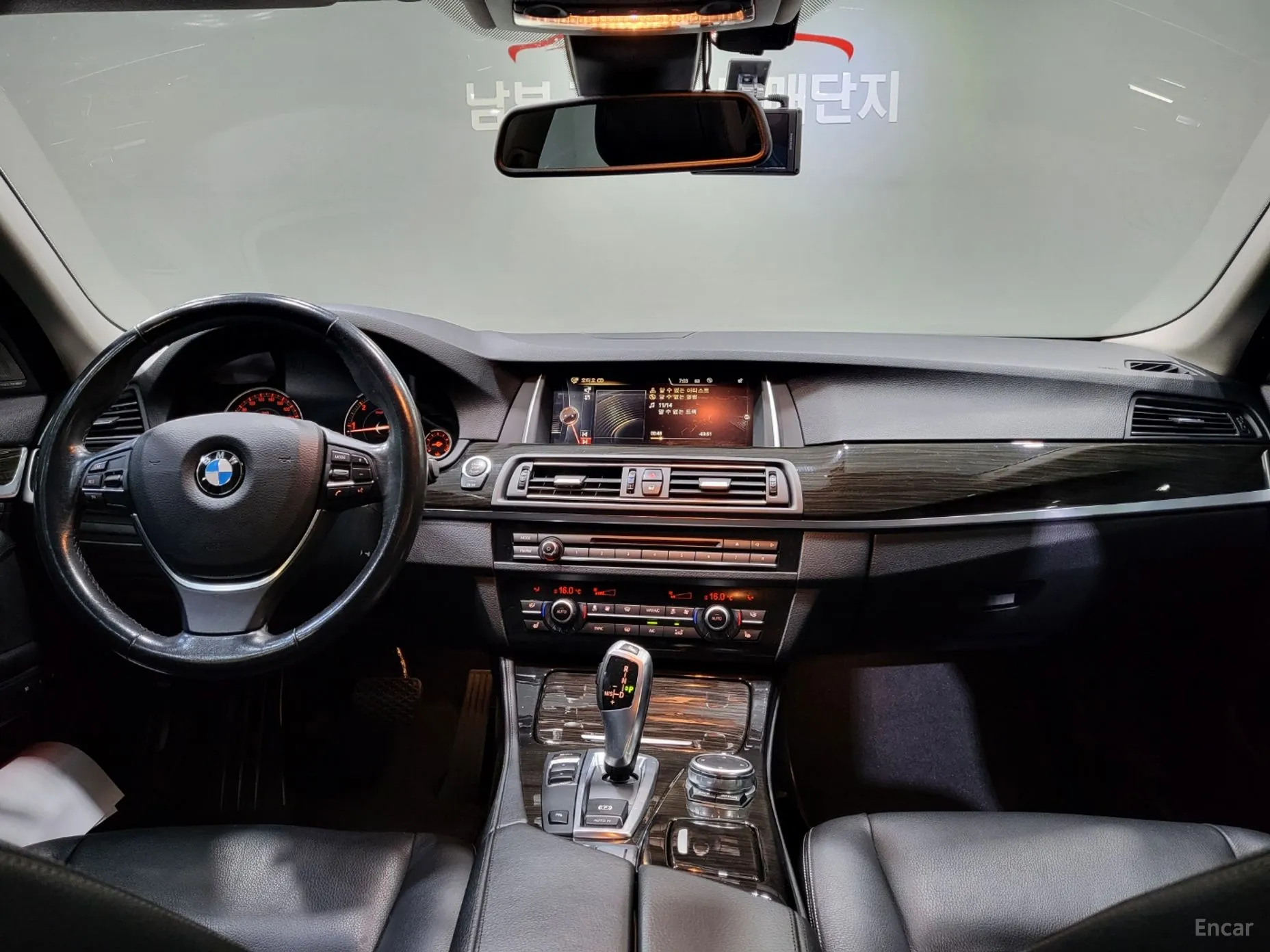BMW 5 Series (F10) превью 4