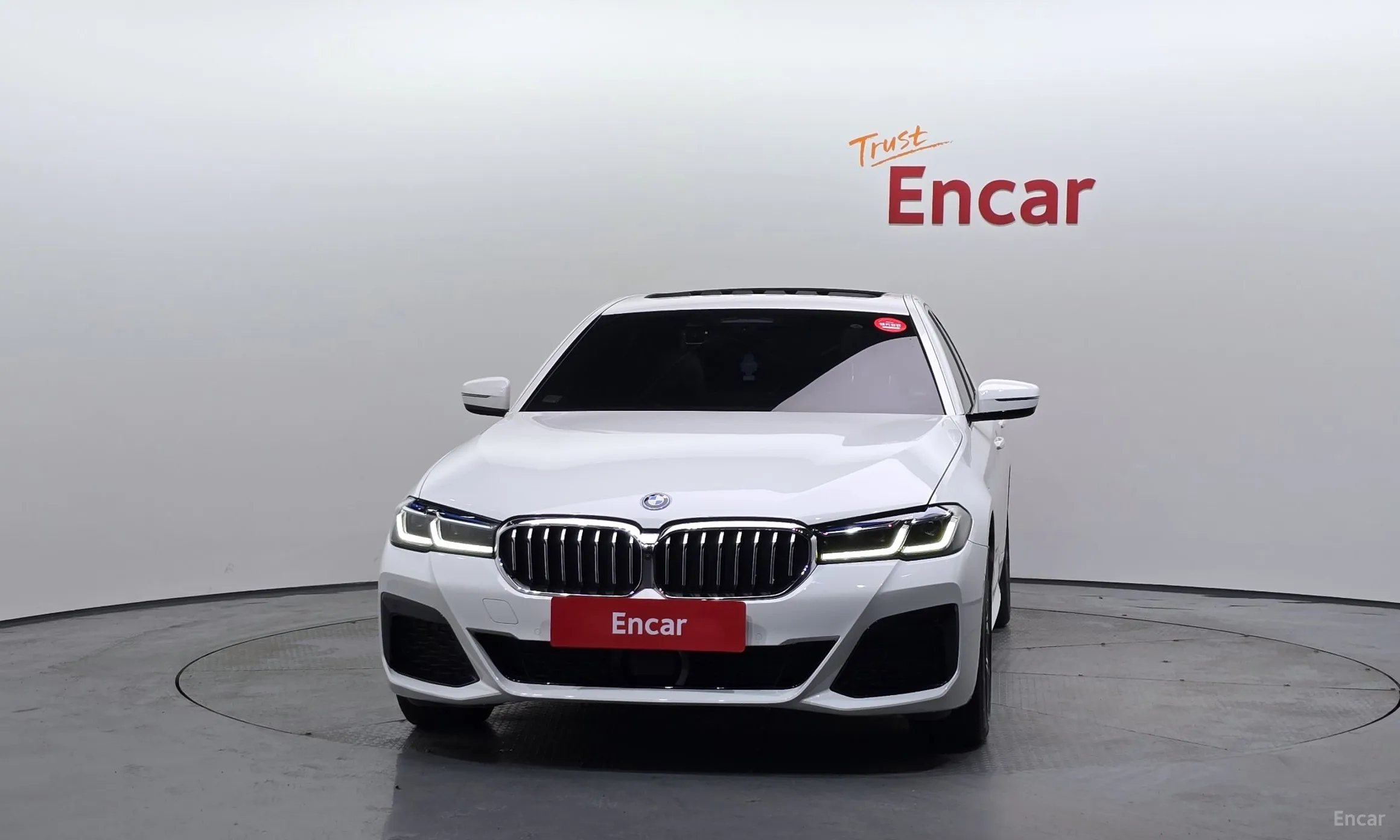 BMW 5 Series (G30) превью 2