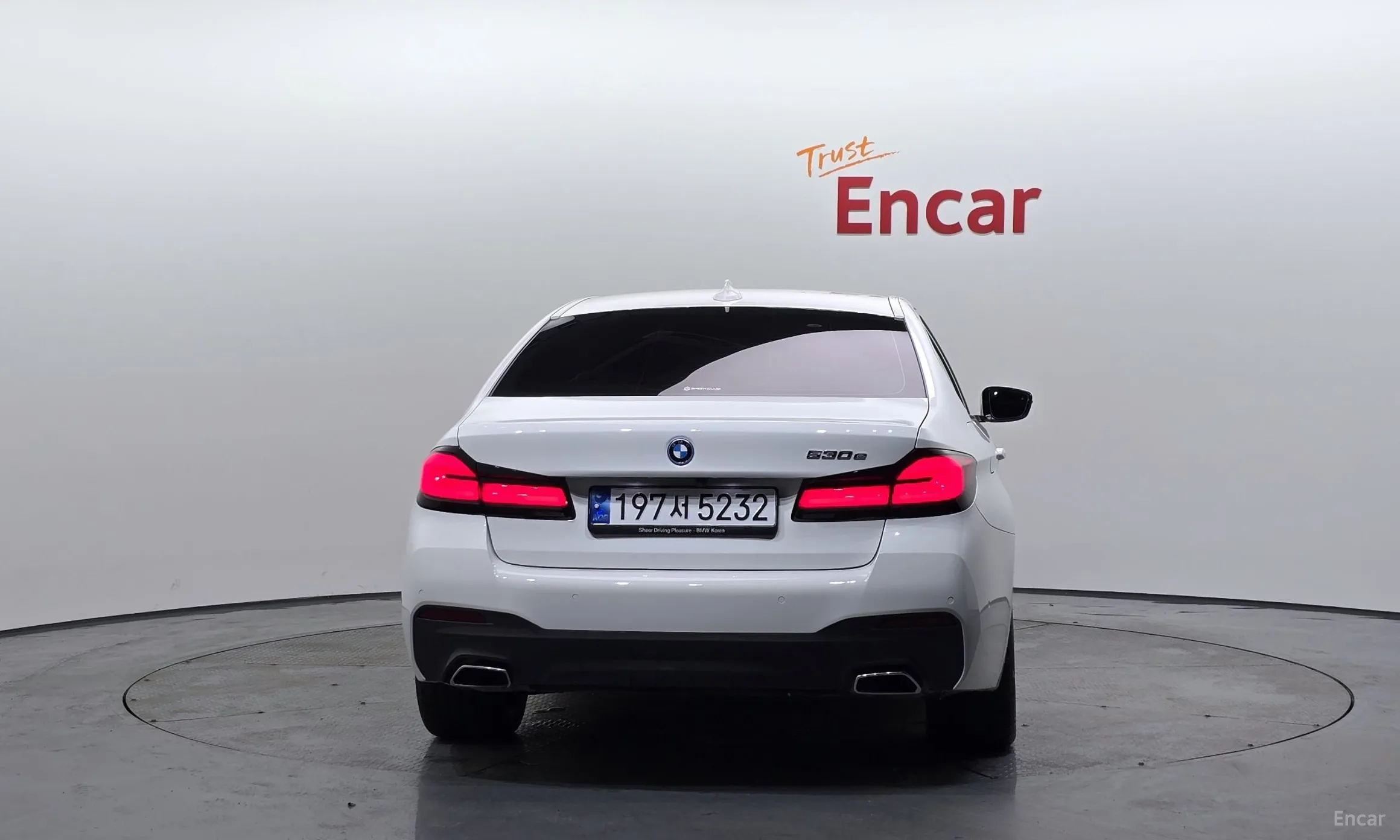 BMW 5 Series (G30) превью 3