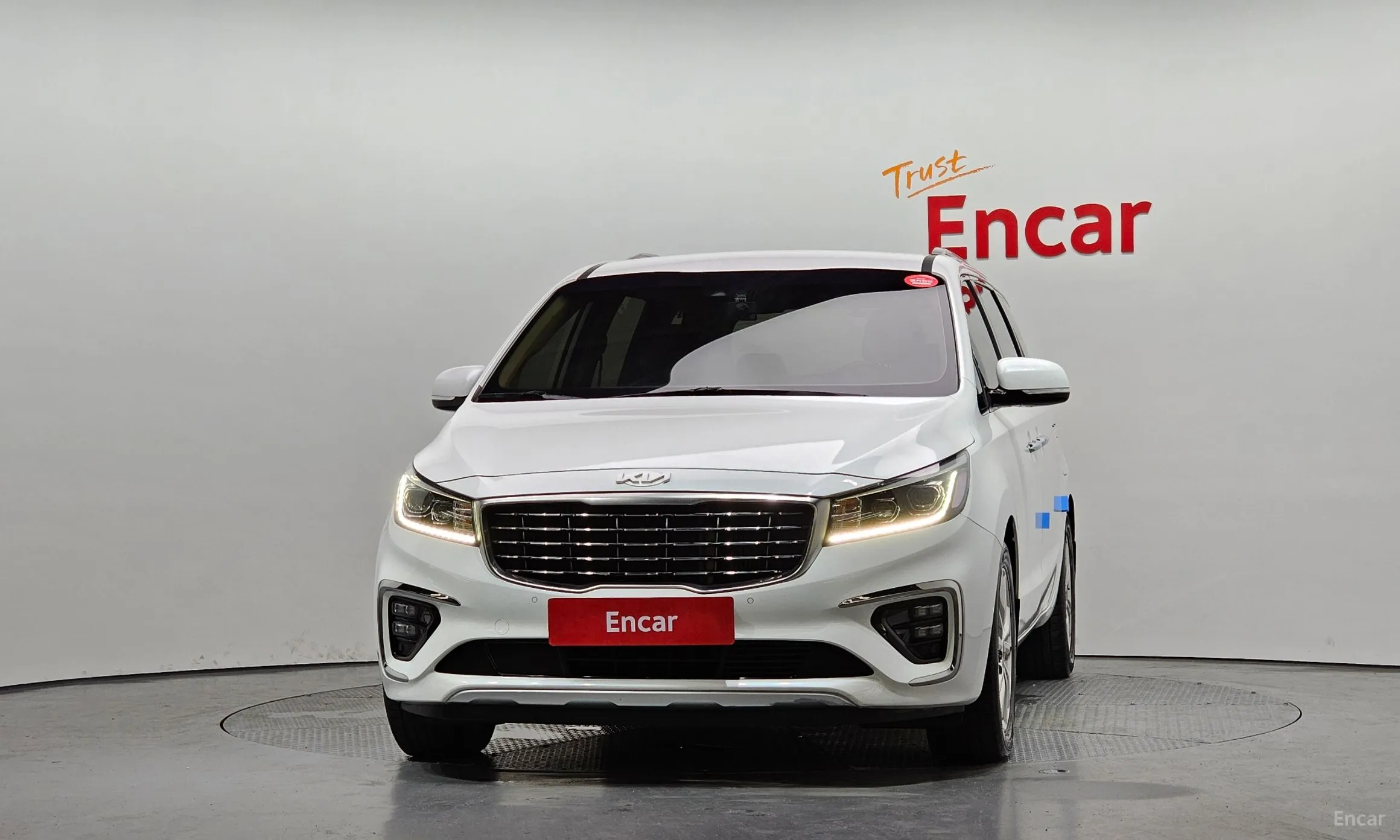 Kia Carnival превью 2
