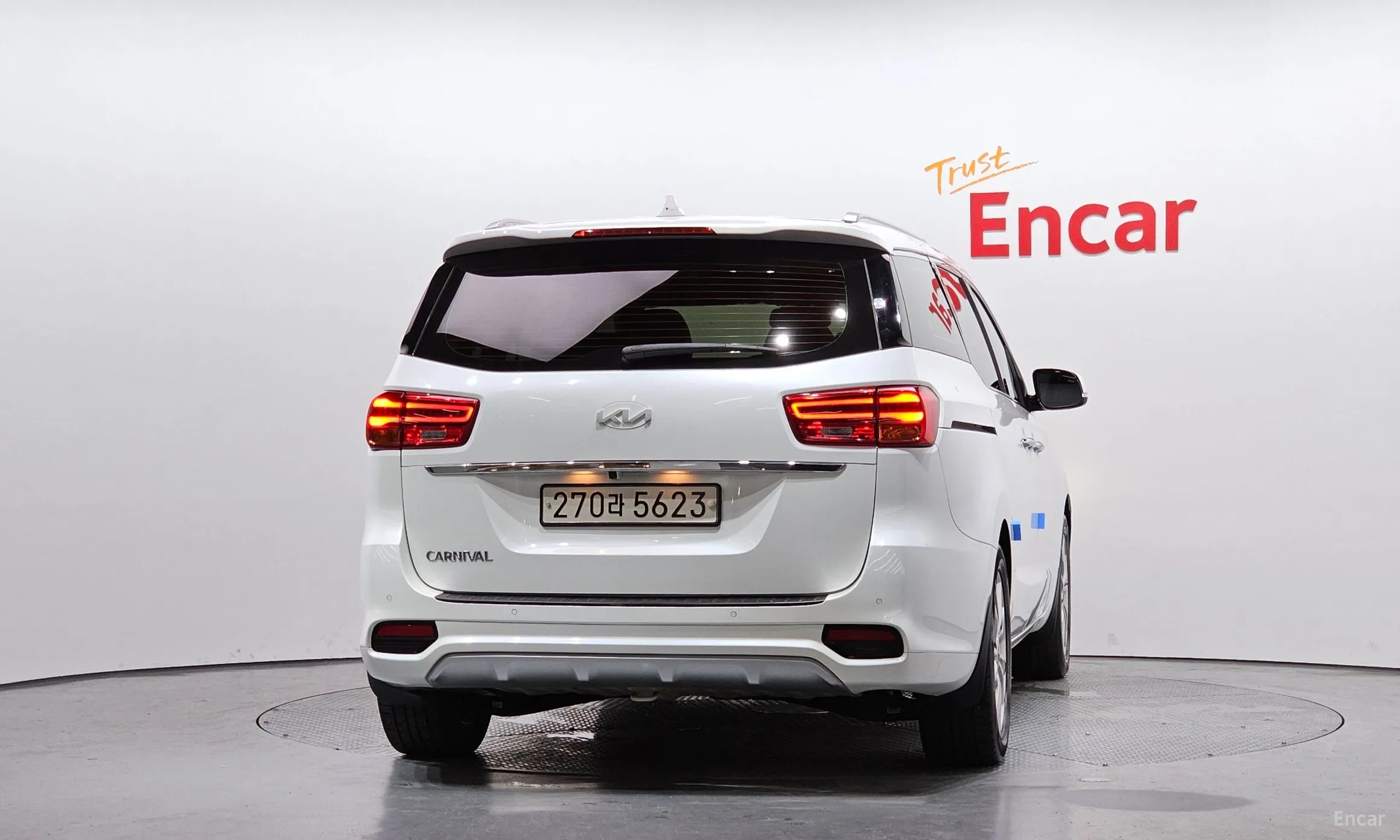 Kia Carnival превью 3