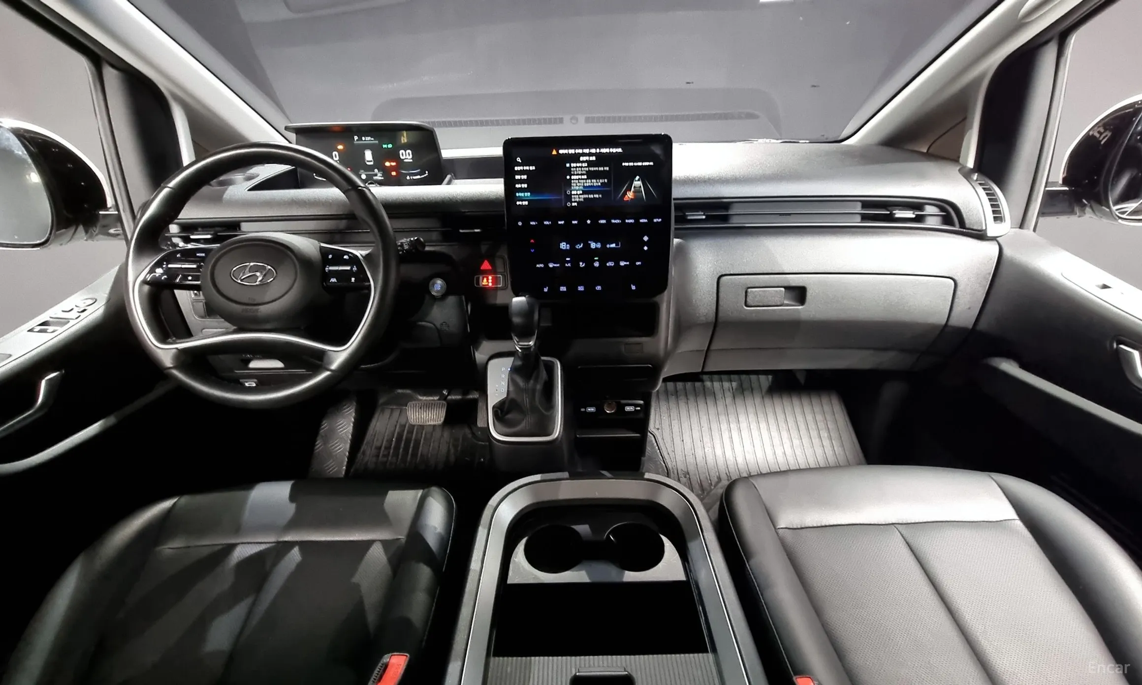 Hyundai Staria превью 4