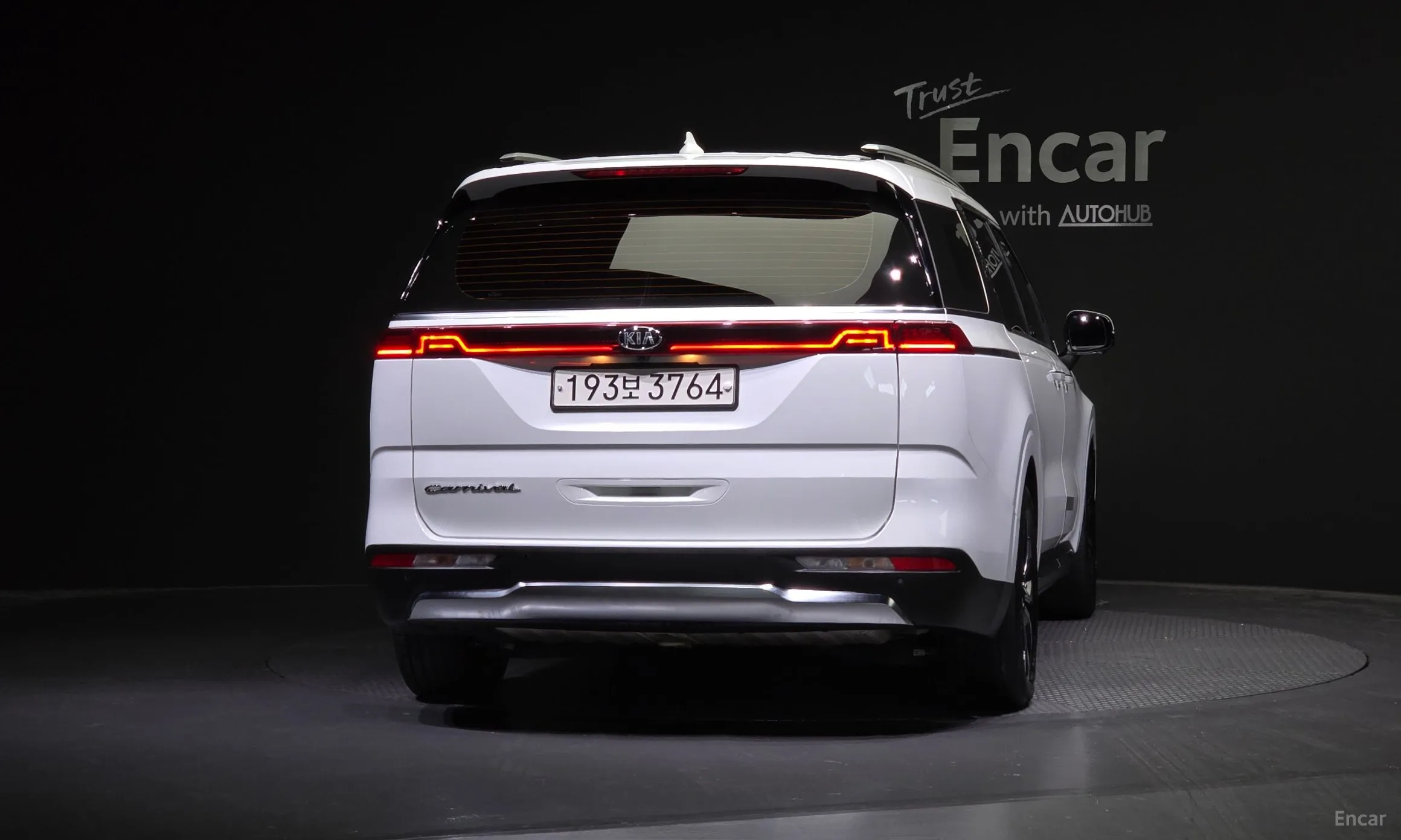 Kia Carnival Gen 4 превью 3