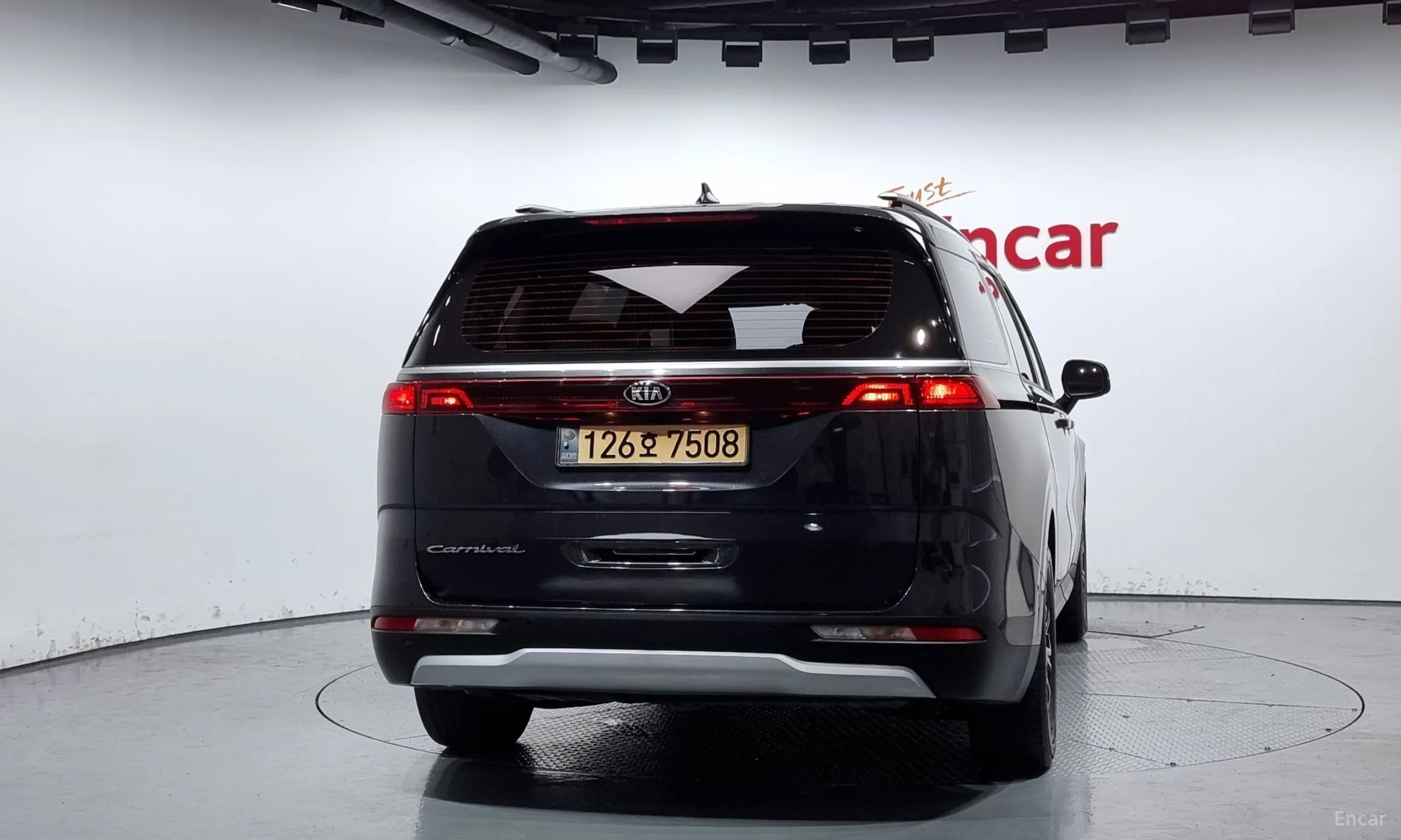 Kia Carnival Gen 4 превью 3