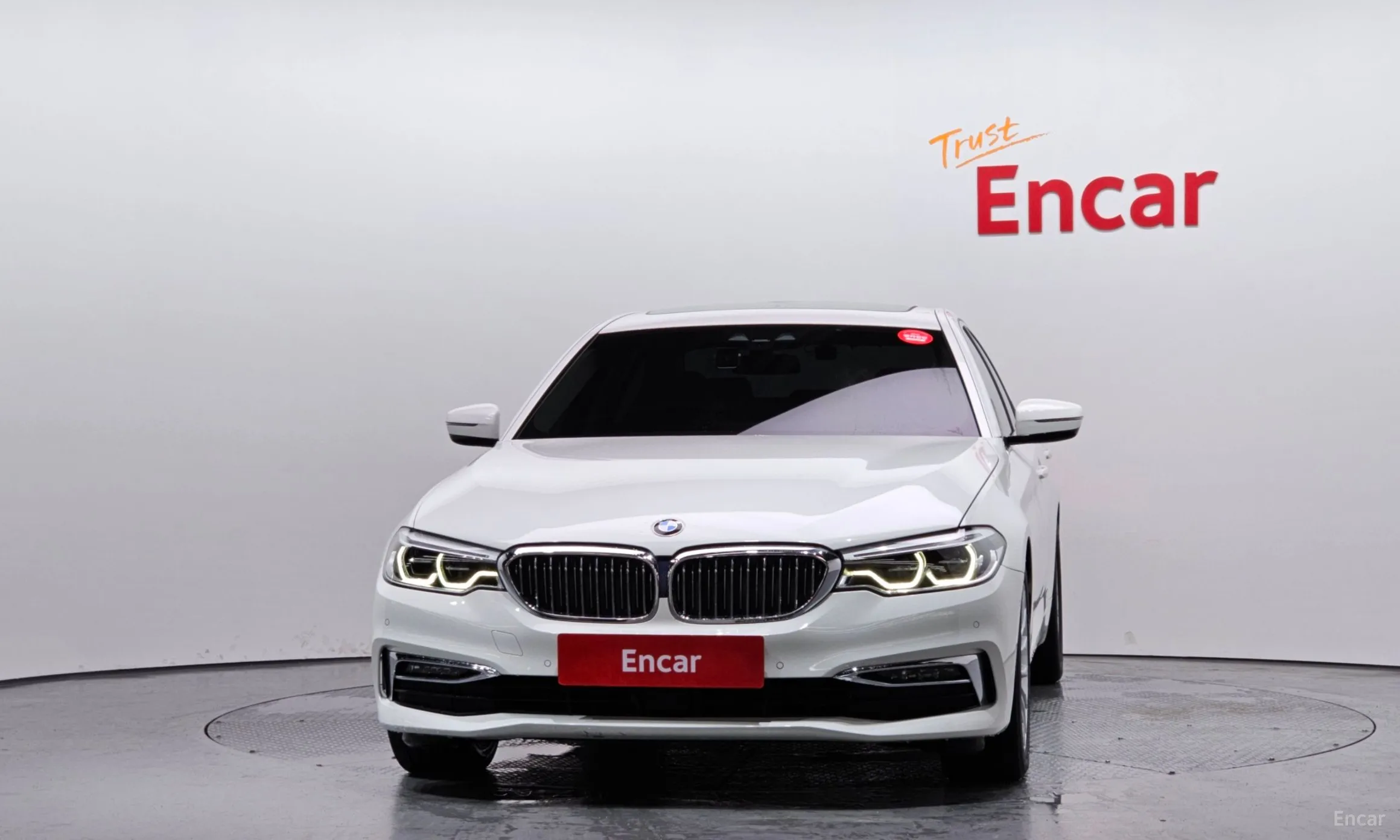 BMW 5 Series (G30) превью 2