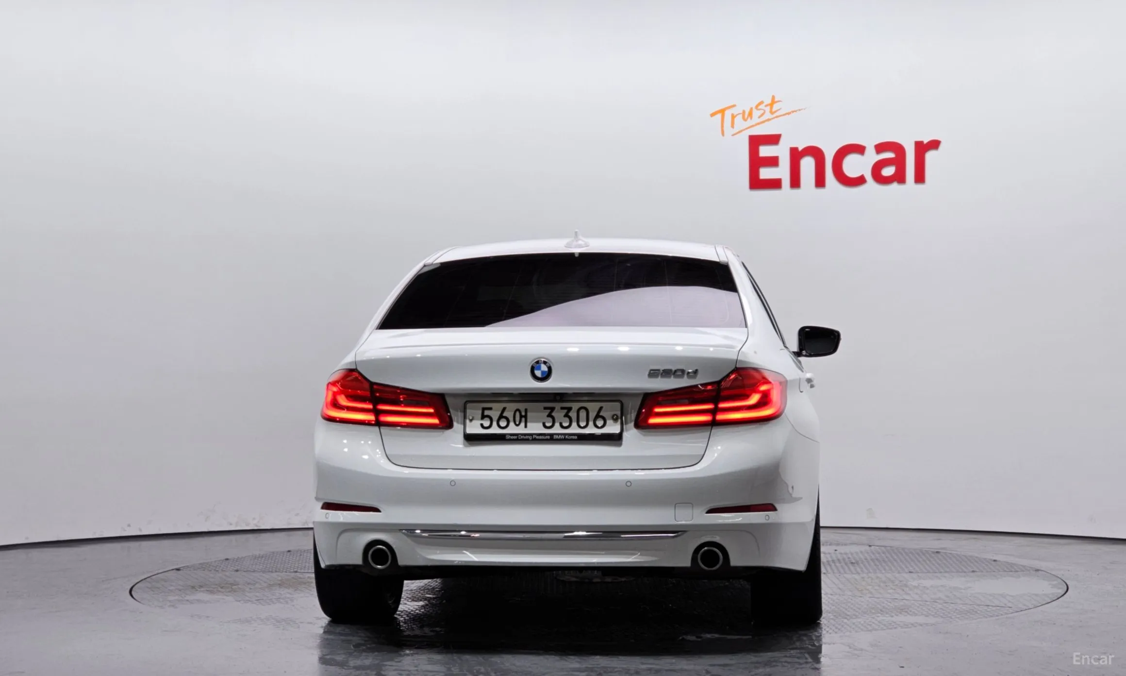 BMW 5 Series (G30) превью 3