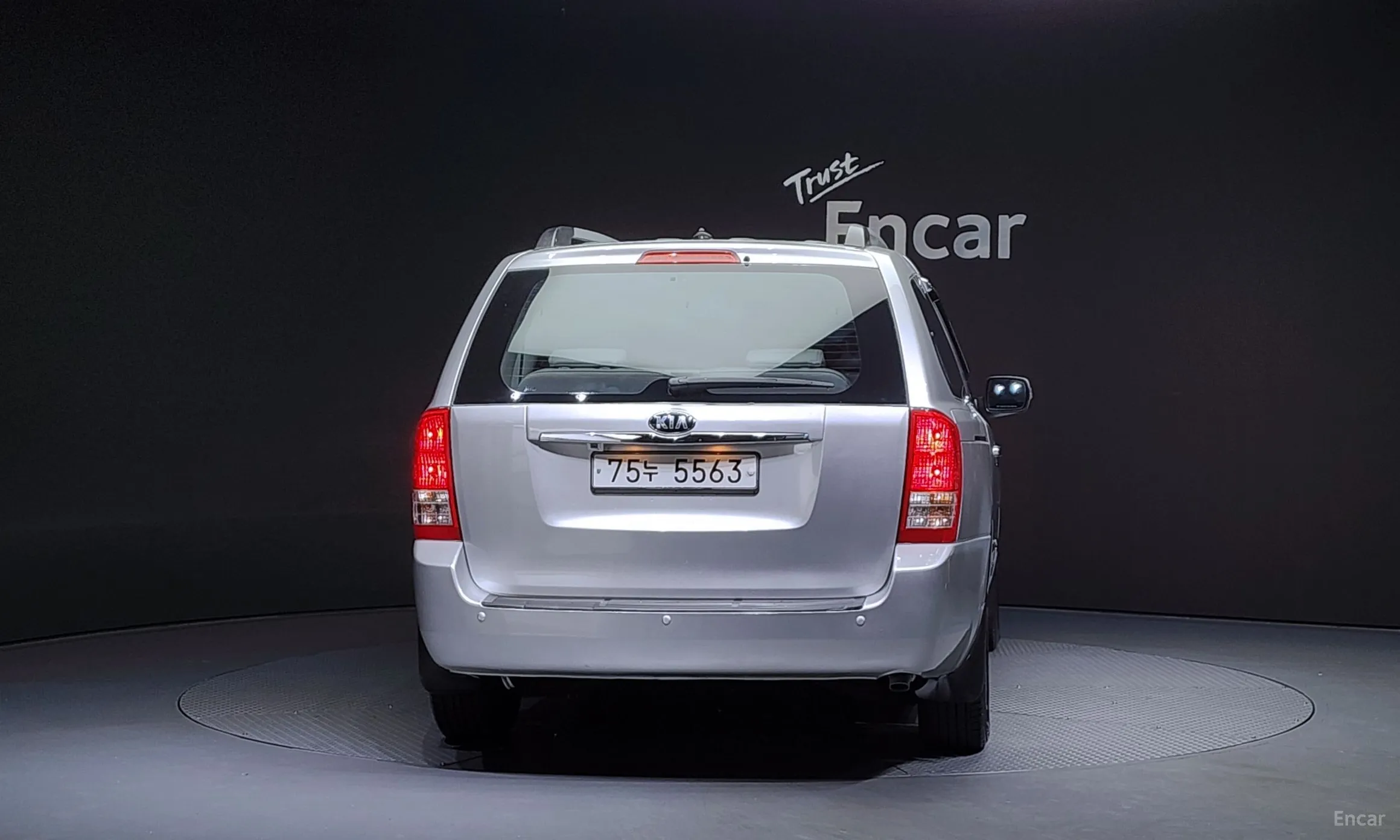 Kia Carnival R превью 3