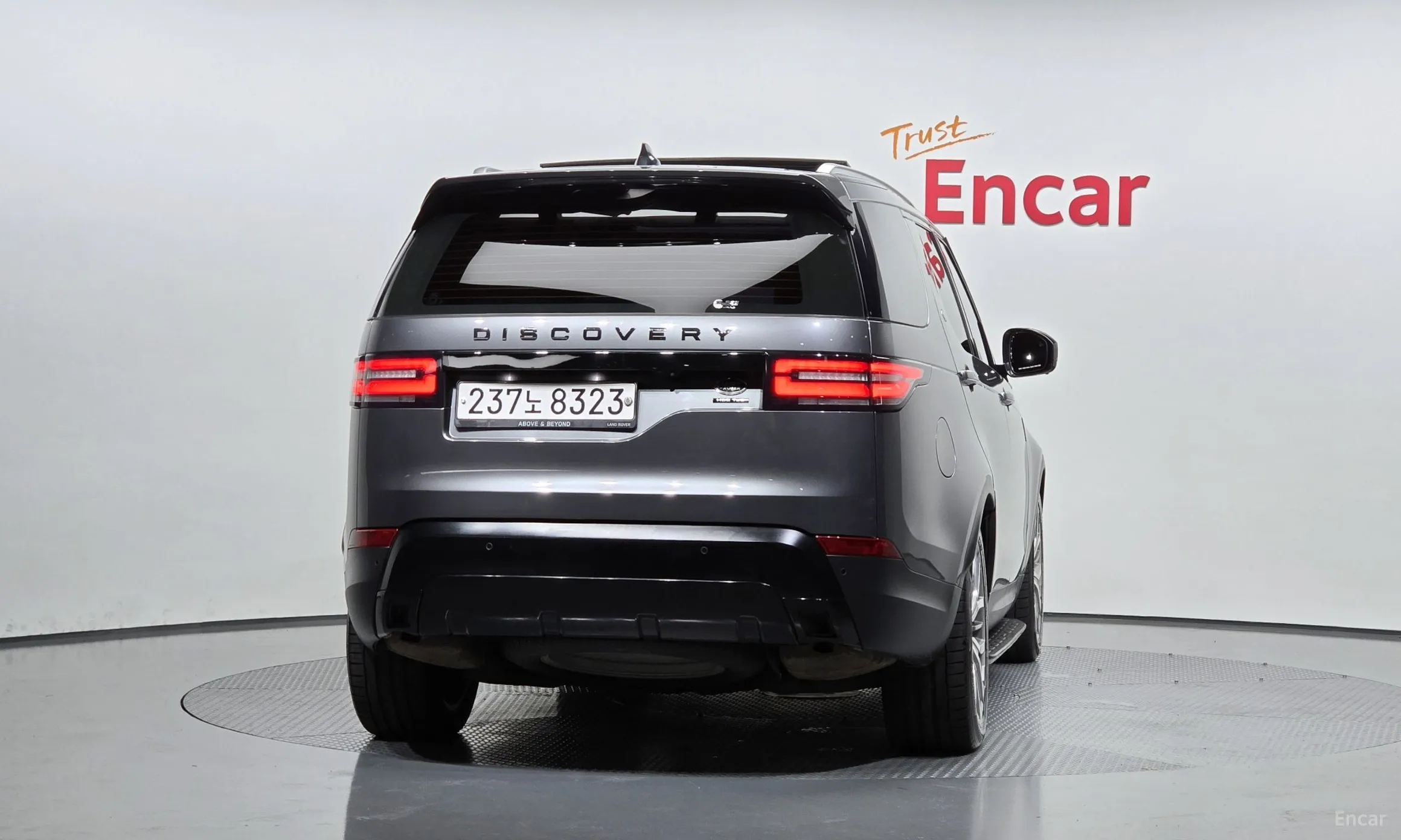 Land Rover Discovery 5 превью 3