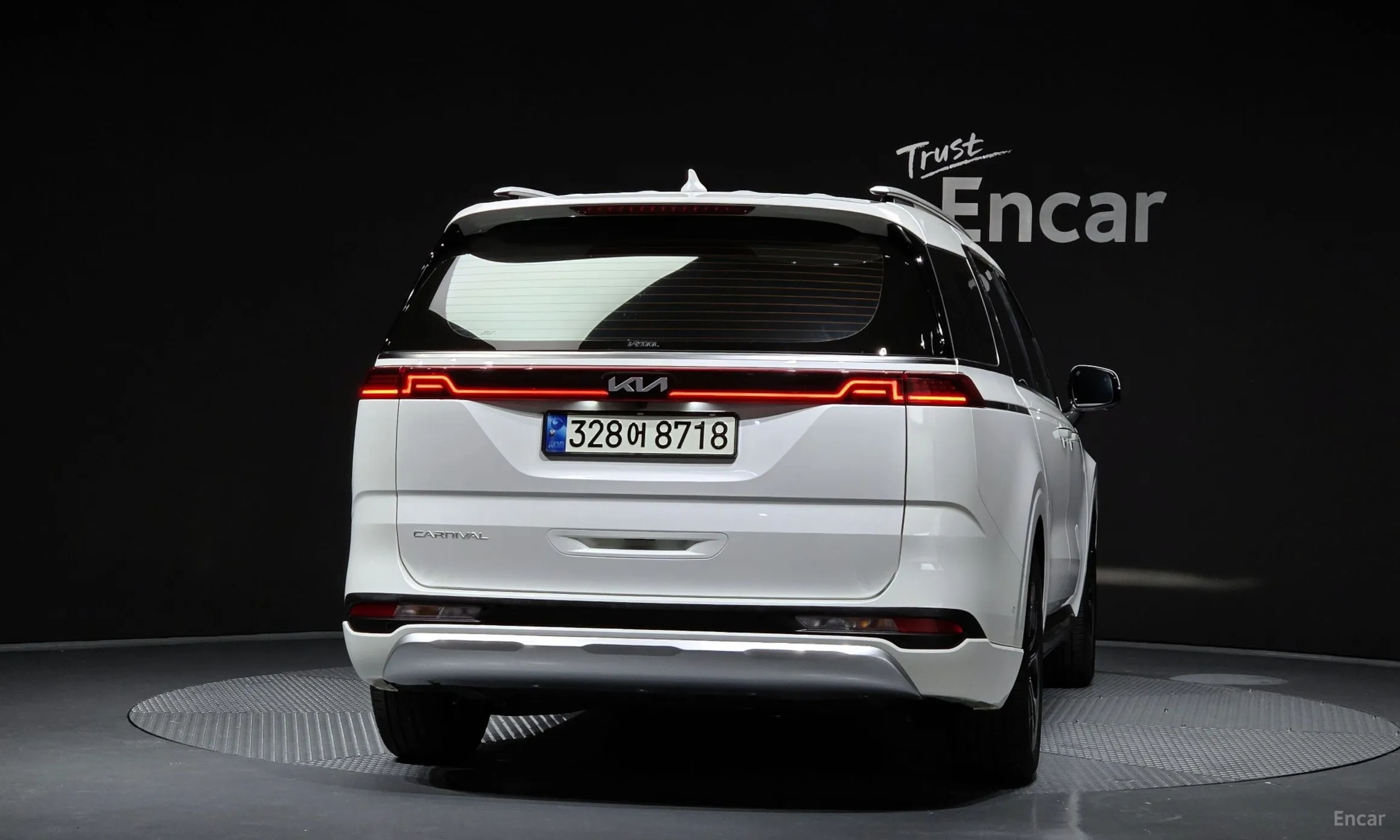 Kia Carnival Gen 4 превью 3