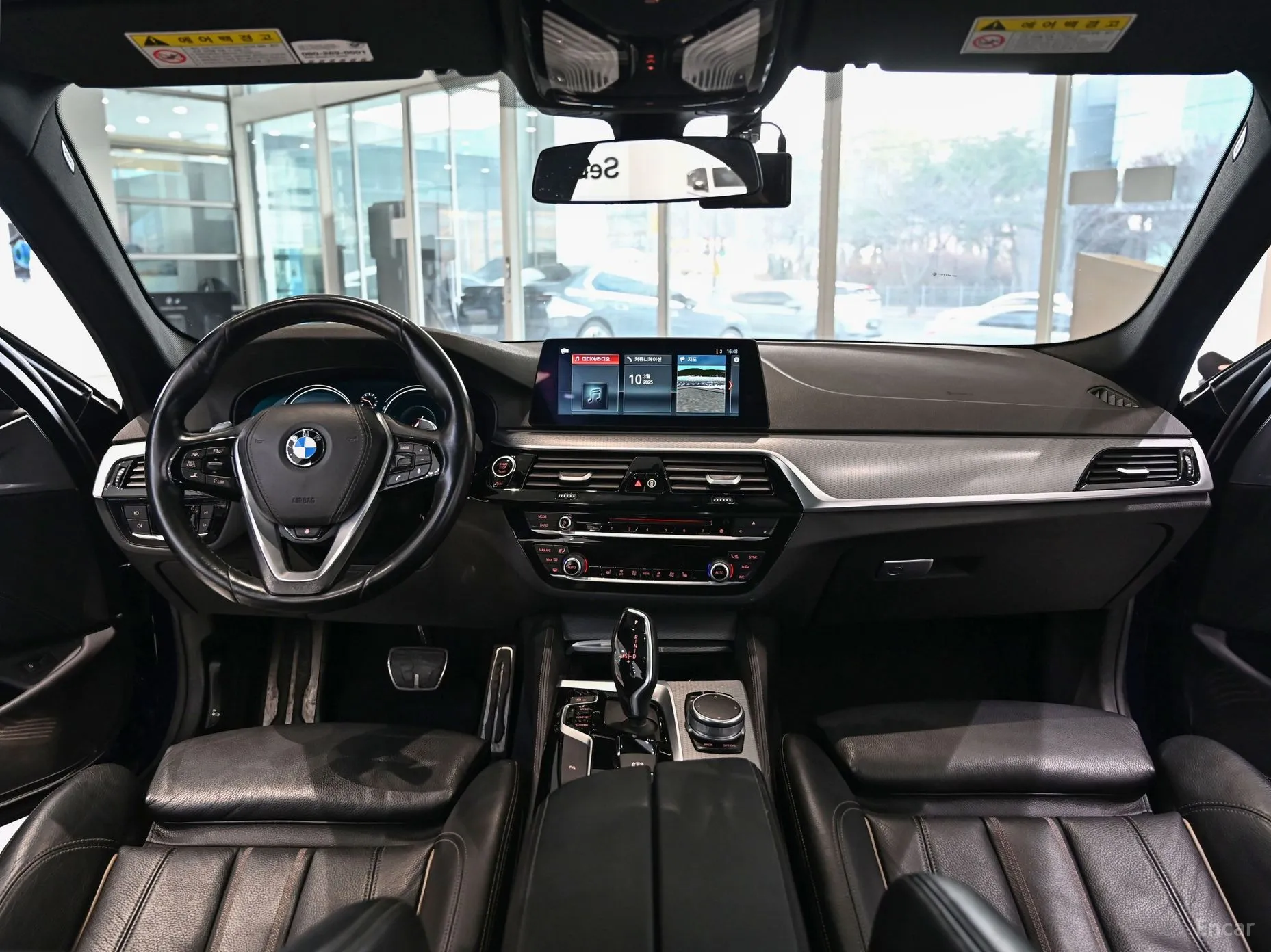 BMW 5 Series (G30) превью 4