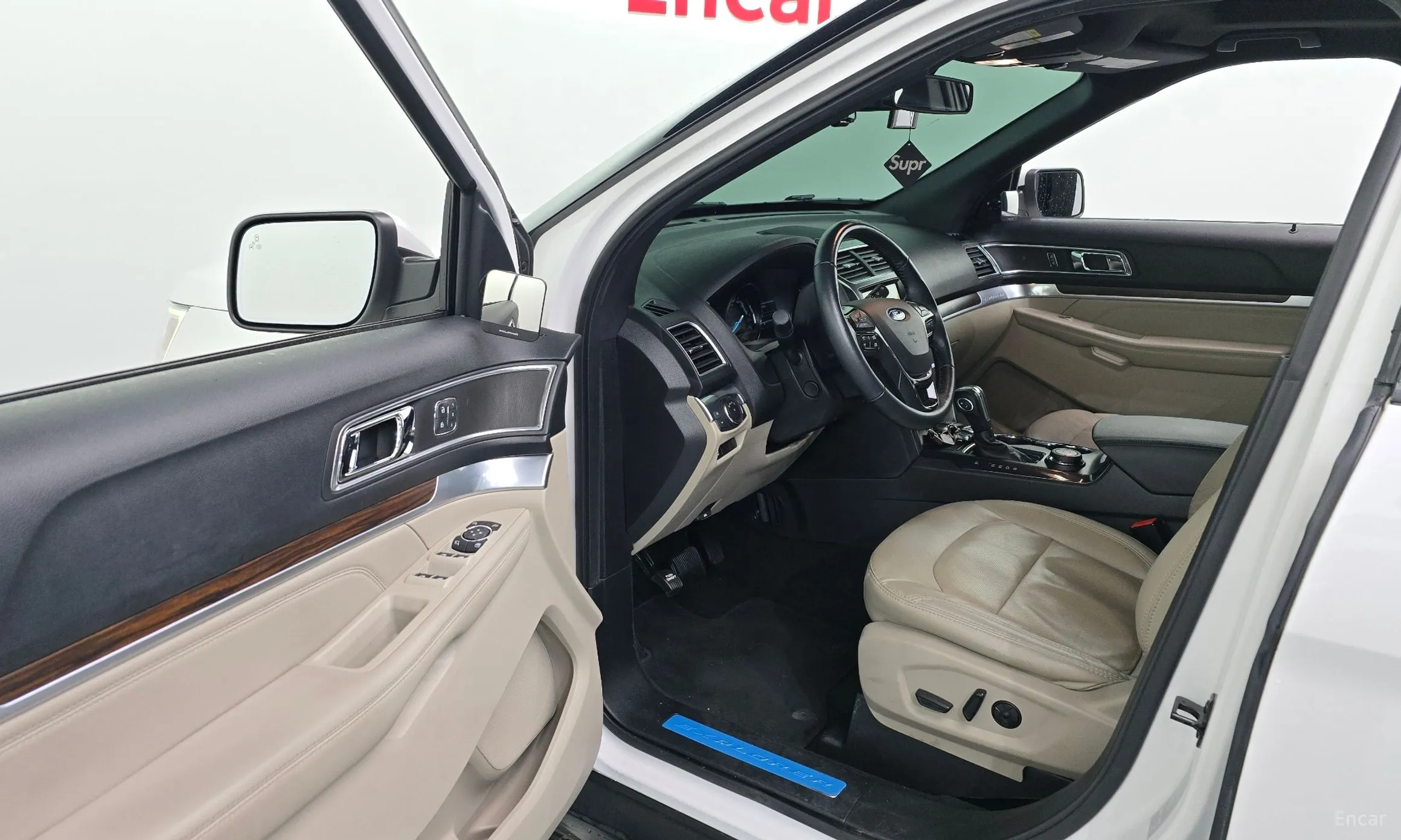 Ford Explorer превью 10