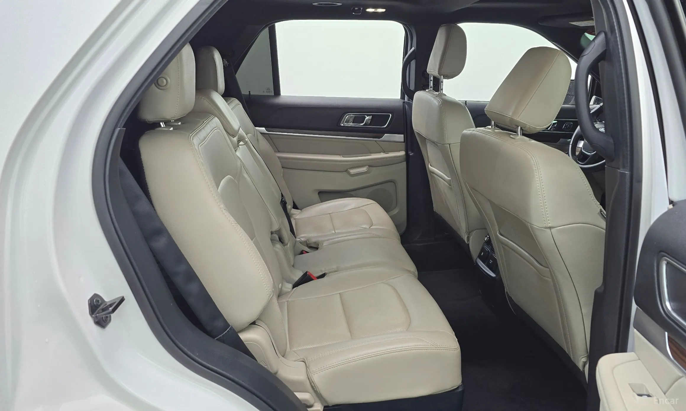 Ford Explorer превью 12