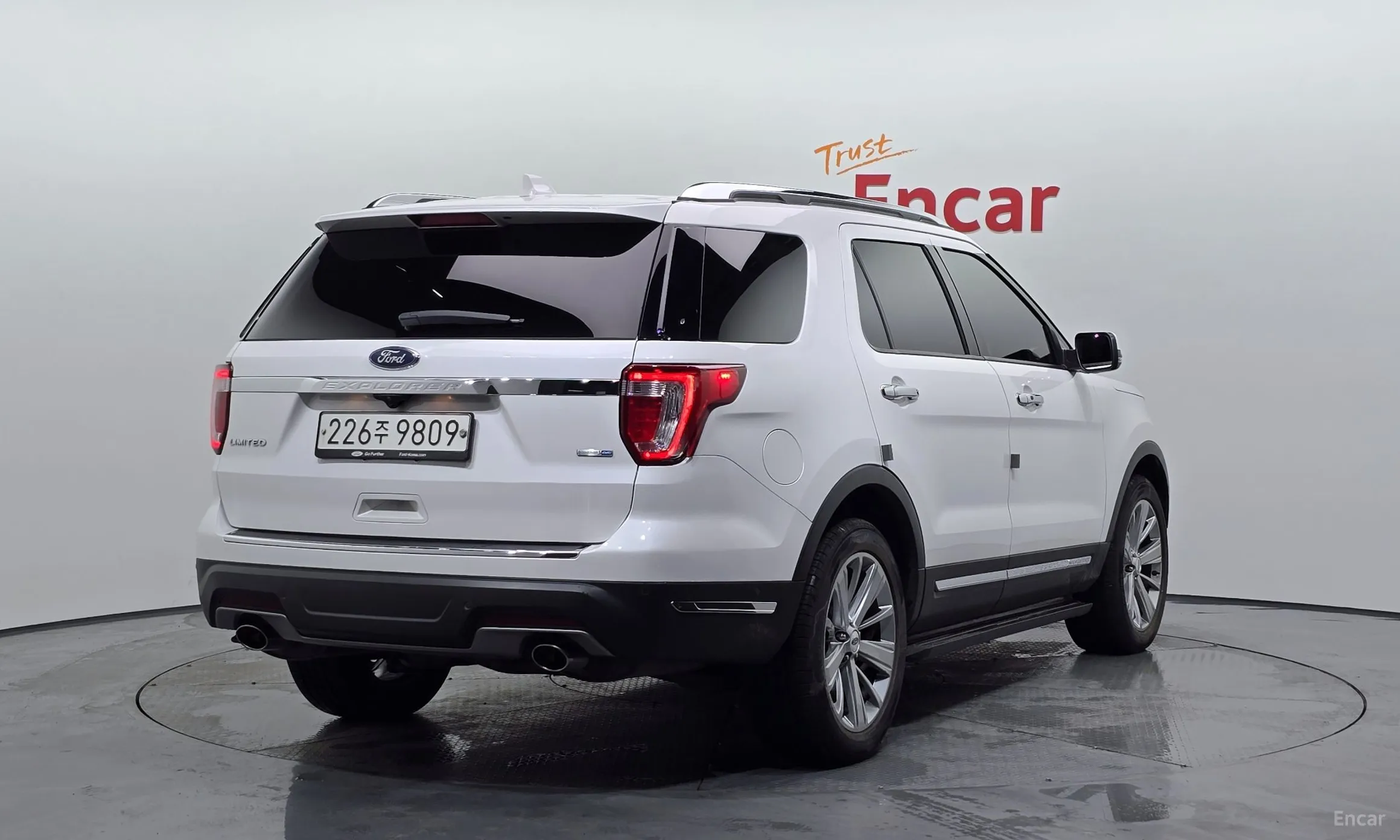 Ford Explorer превью 2