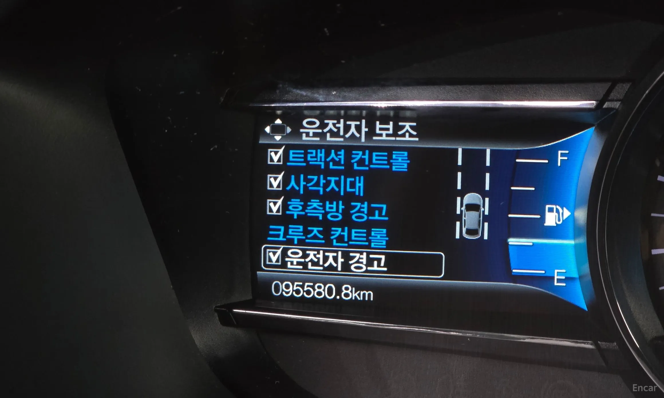 Ford Explorer превью 16