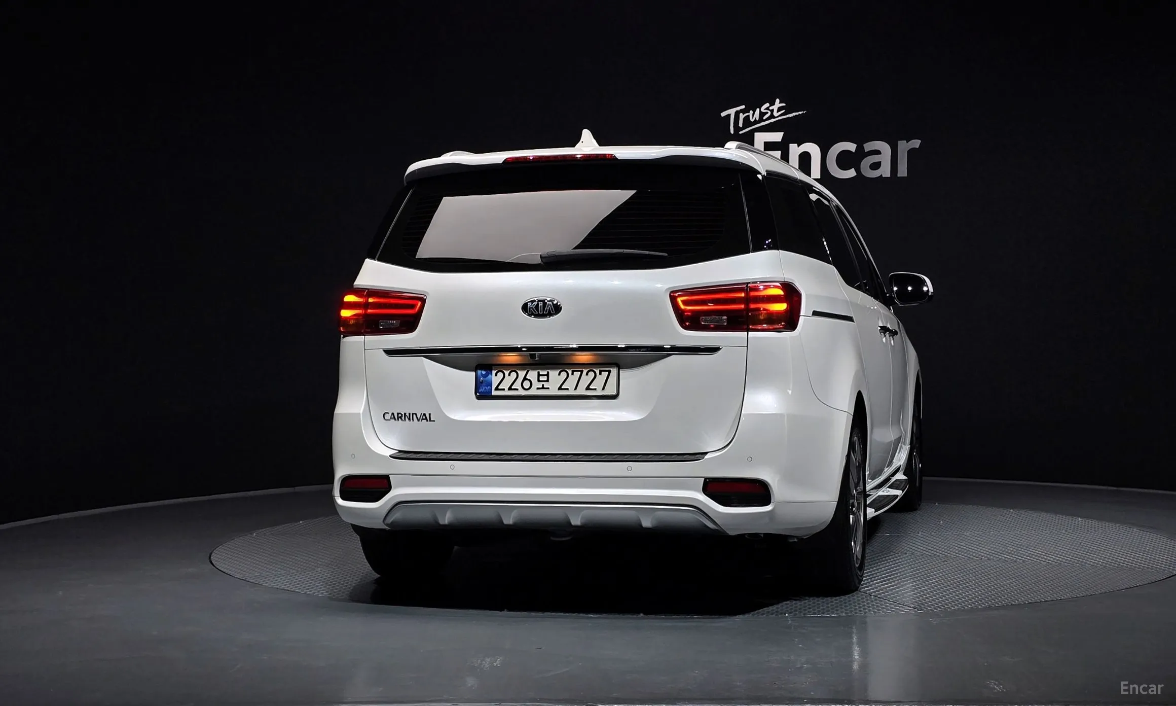 Kia Carnival превью 3