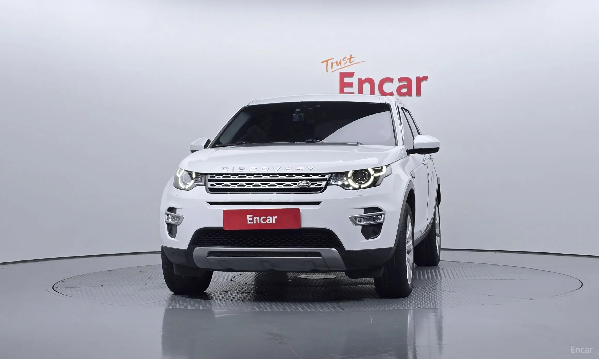 Land Rover Discovery Sports превью 2