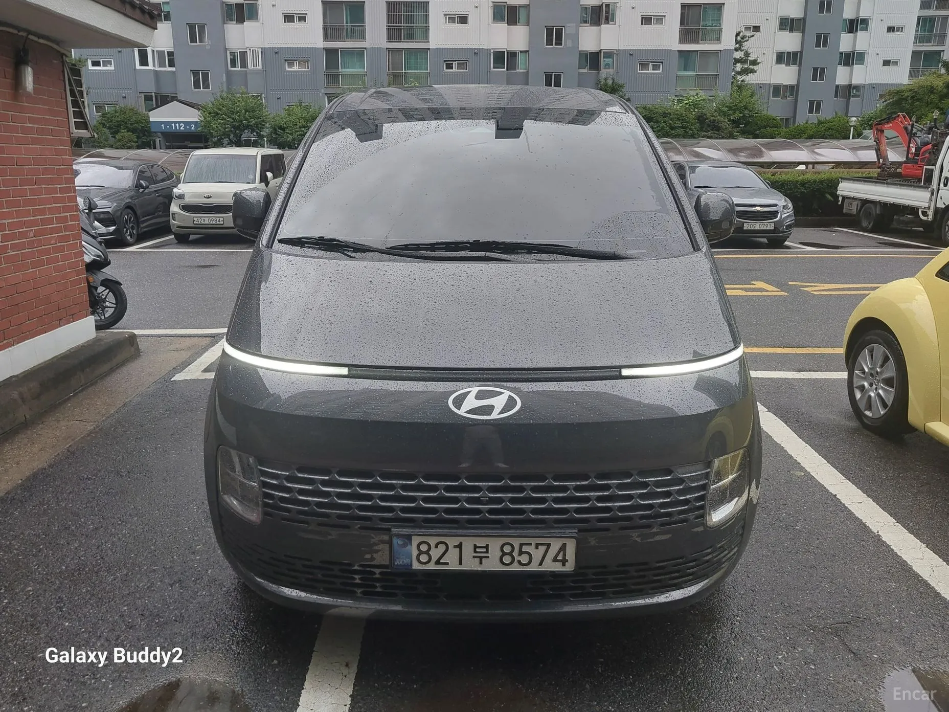 Hyundai Staria