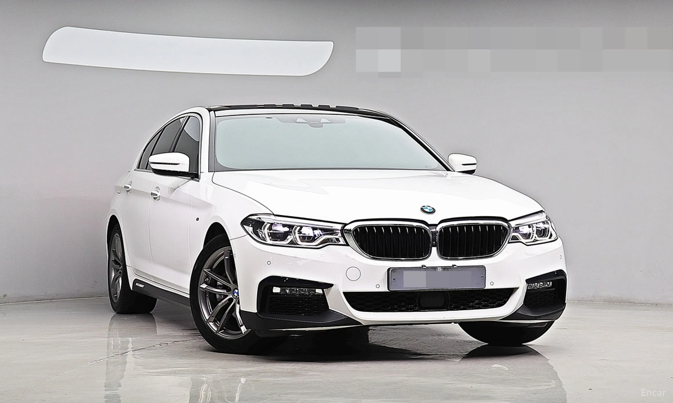 BMW 5 Series (G30) превью 2
