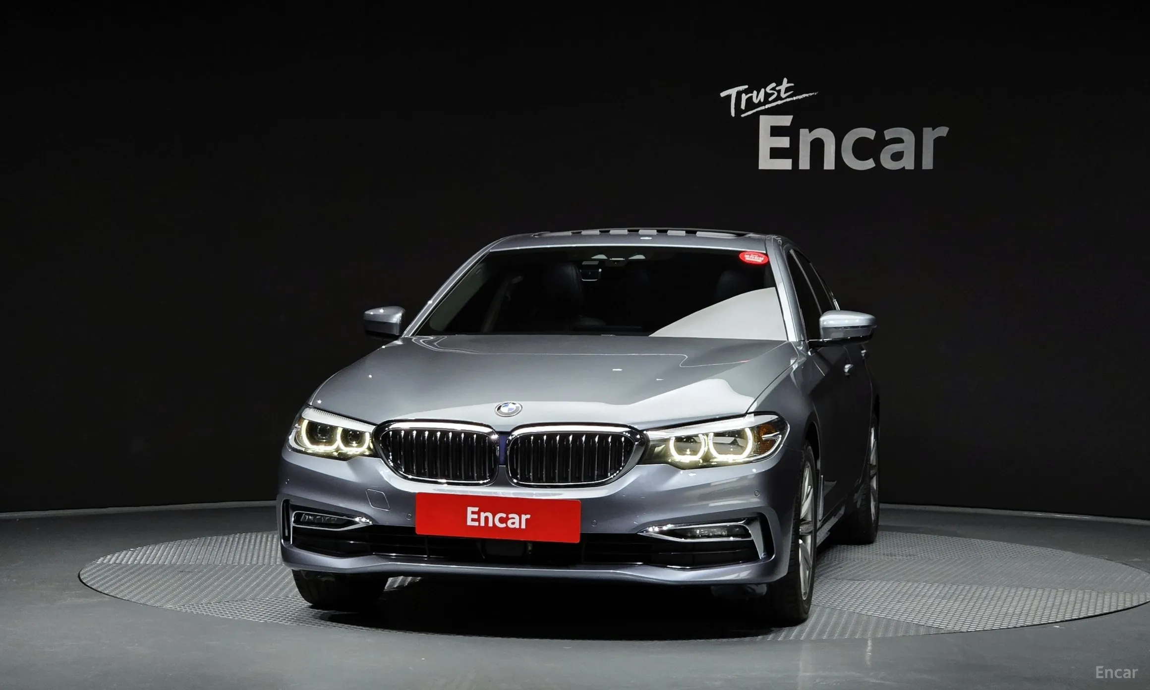 BMW 5 Series (G30) превью 2