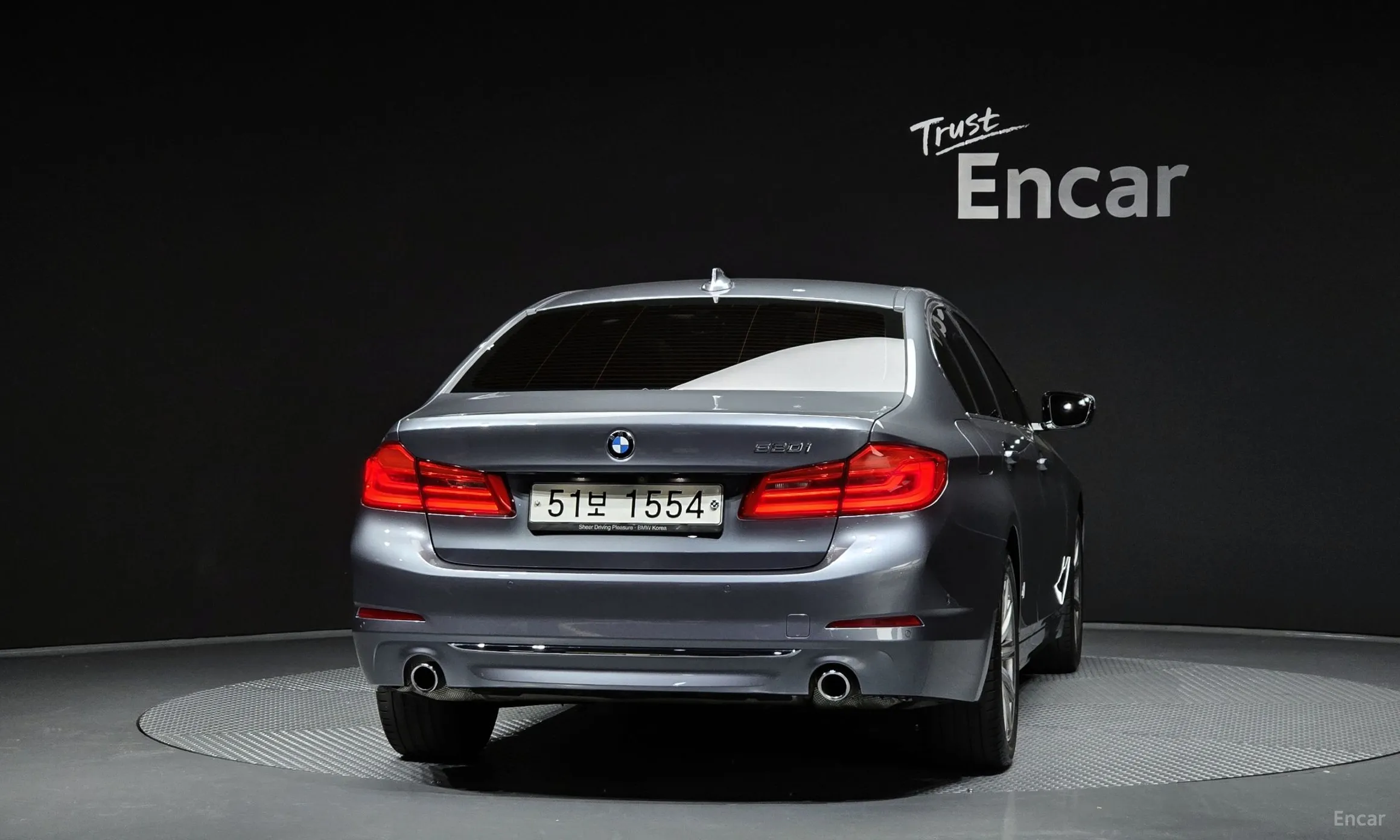 BMW 5 Series (G30) превью 3