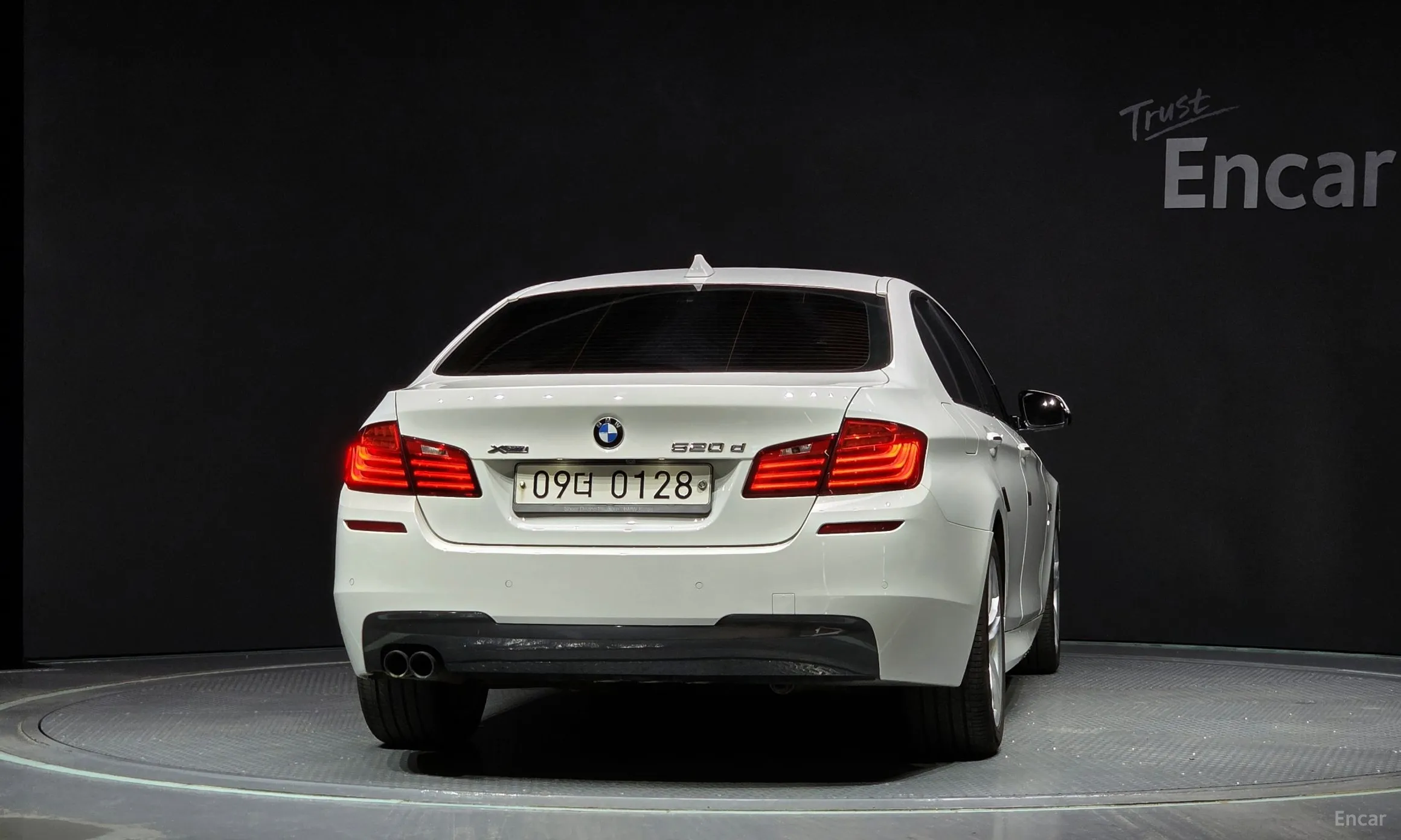 BMW 5 Series (F10) превью 3