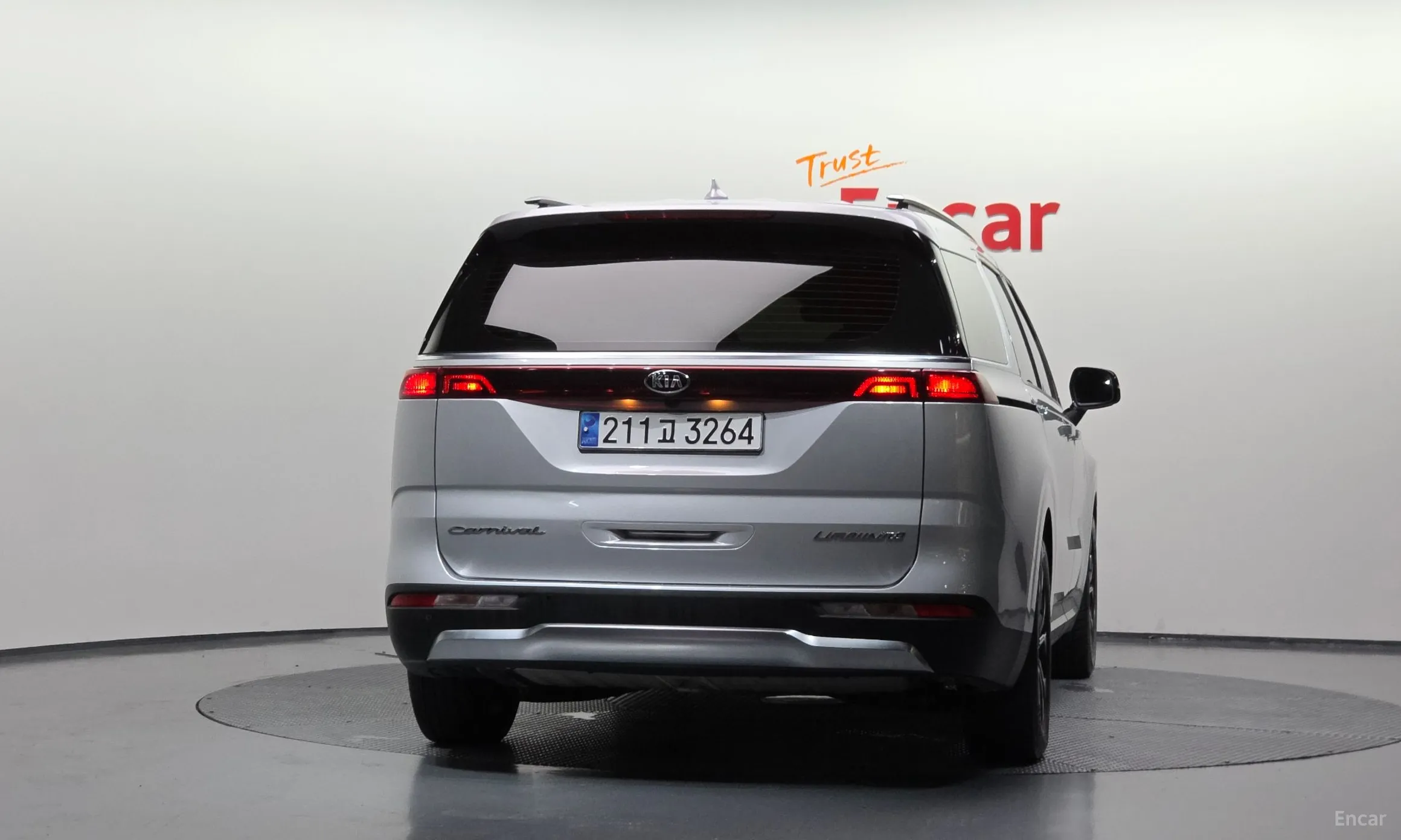 Kia Carnival Gen 4 превью 3