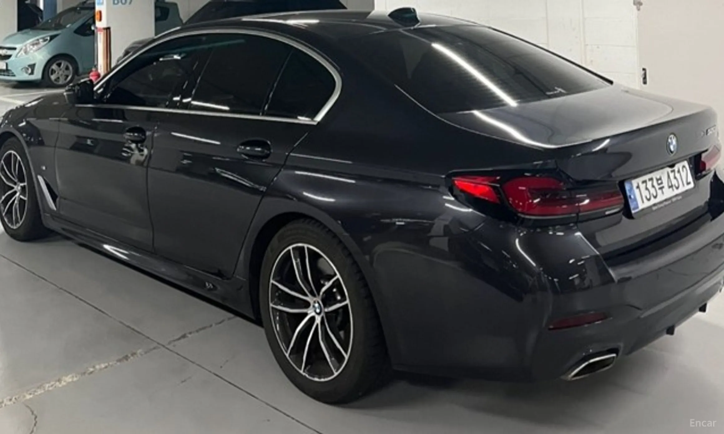 BMW 5 Series (G30) превью 3