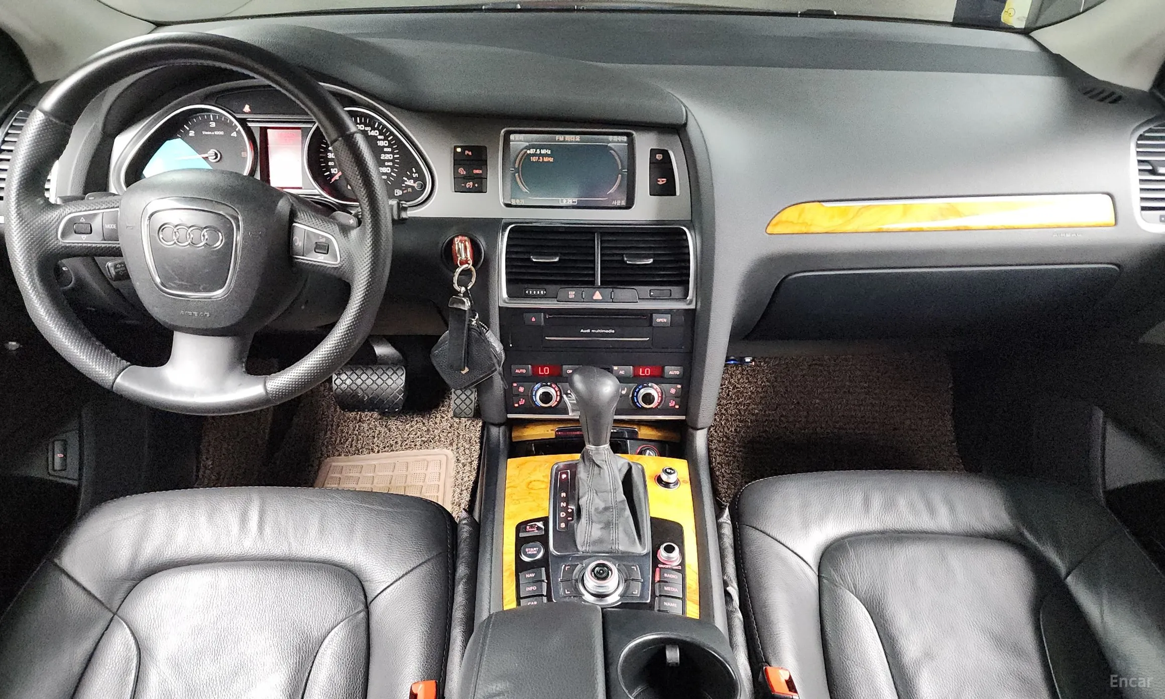 Audi Q7 превью 4