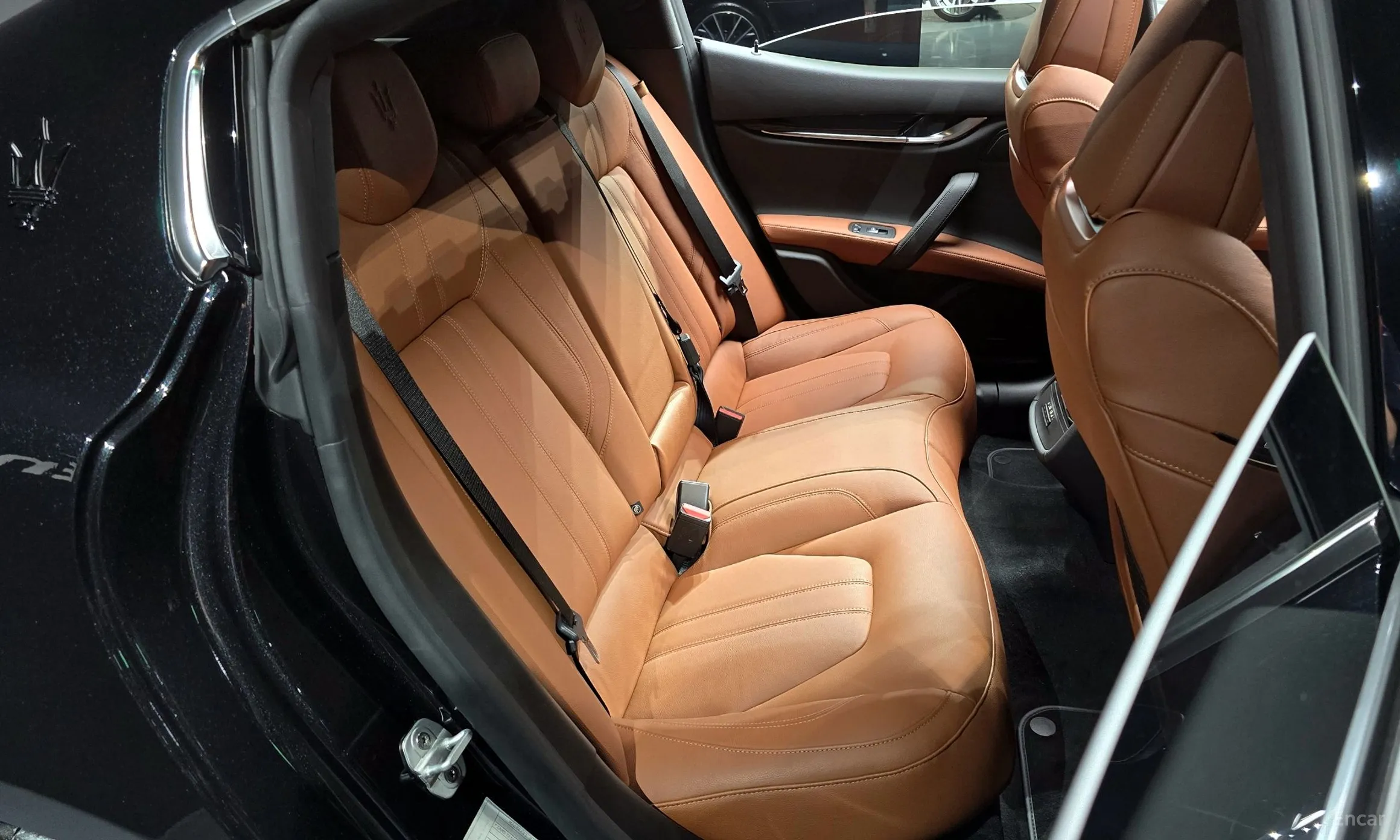 Maserati Ghibli превью 12