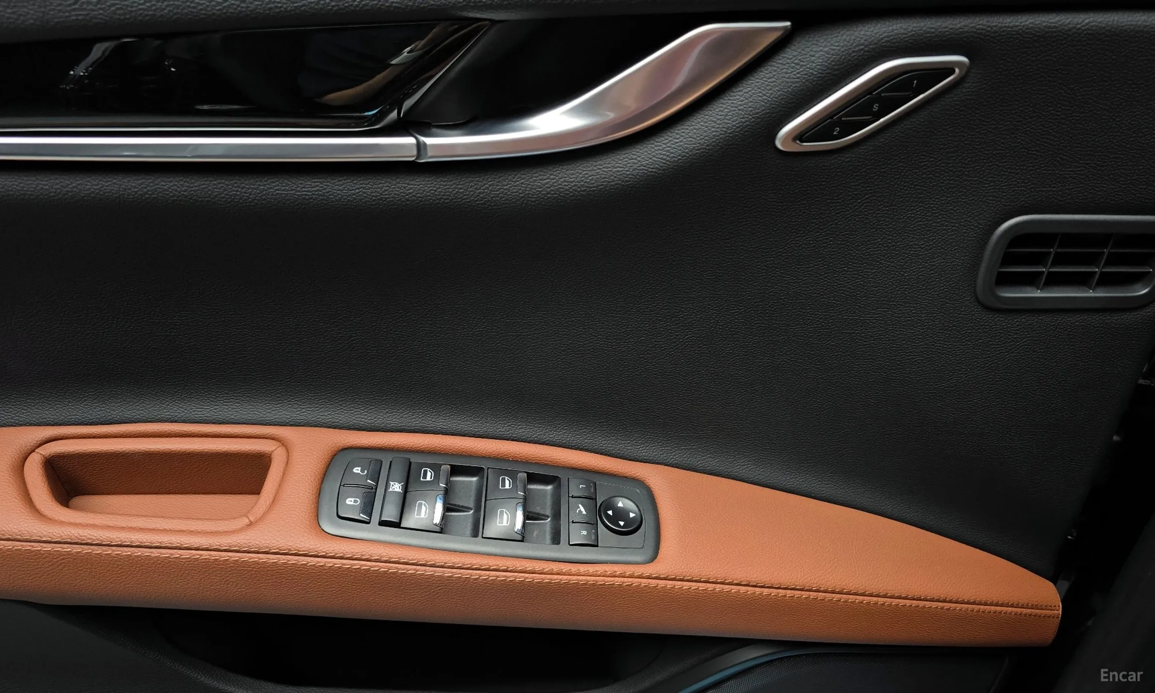 Maserati Ghibli превью 18