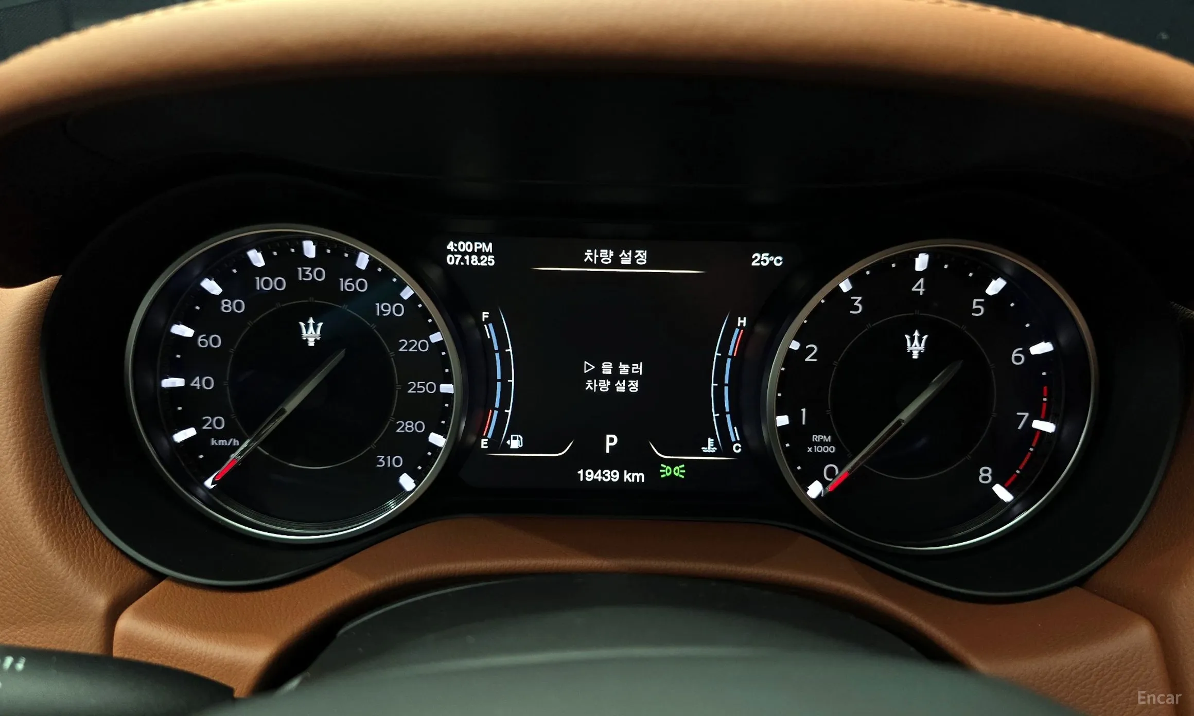 Maserati Ghibli превью 8