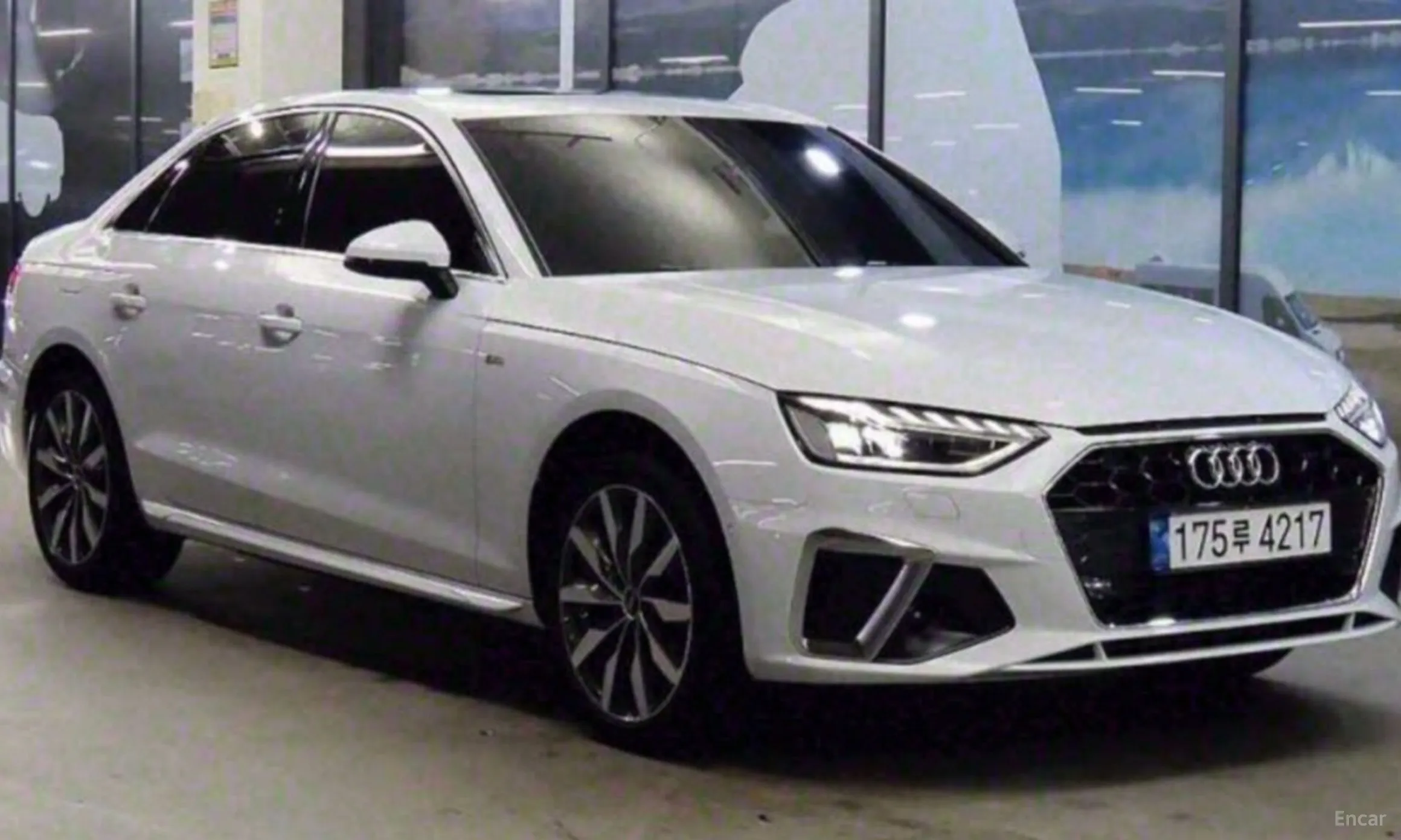 Audi A4 (B9)