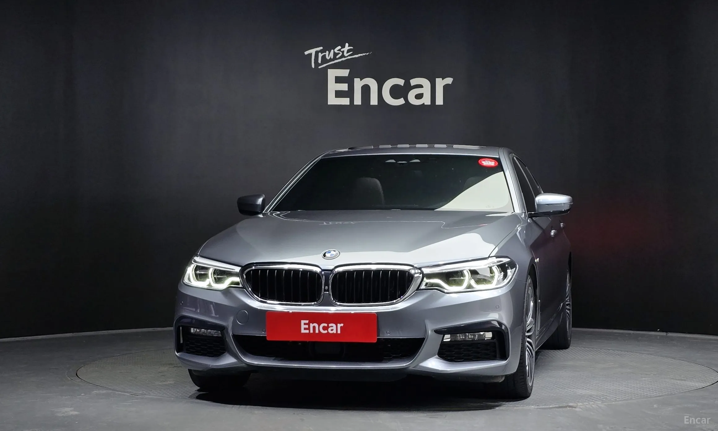 BMW 5 Series (G30) превью 2