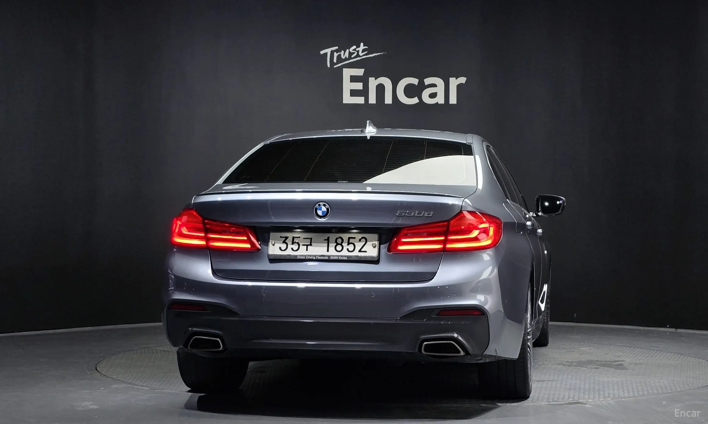 BMW 5 Series (G30) превью 3