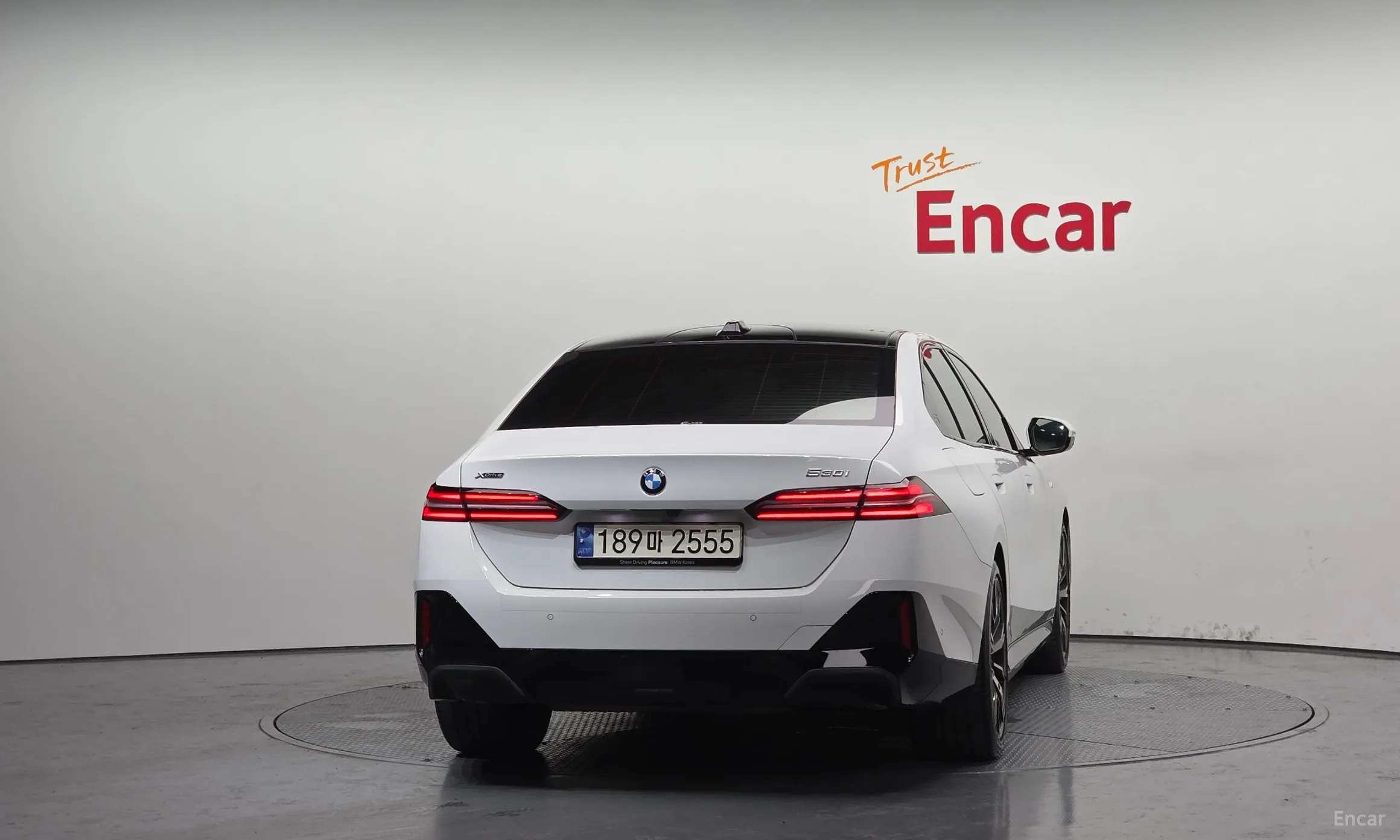 BMW 5 Series (G60) превью 3