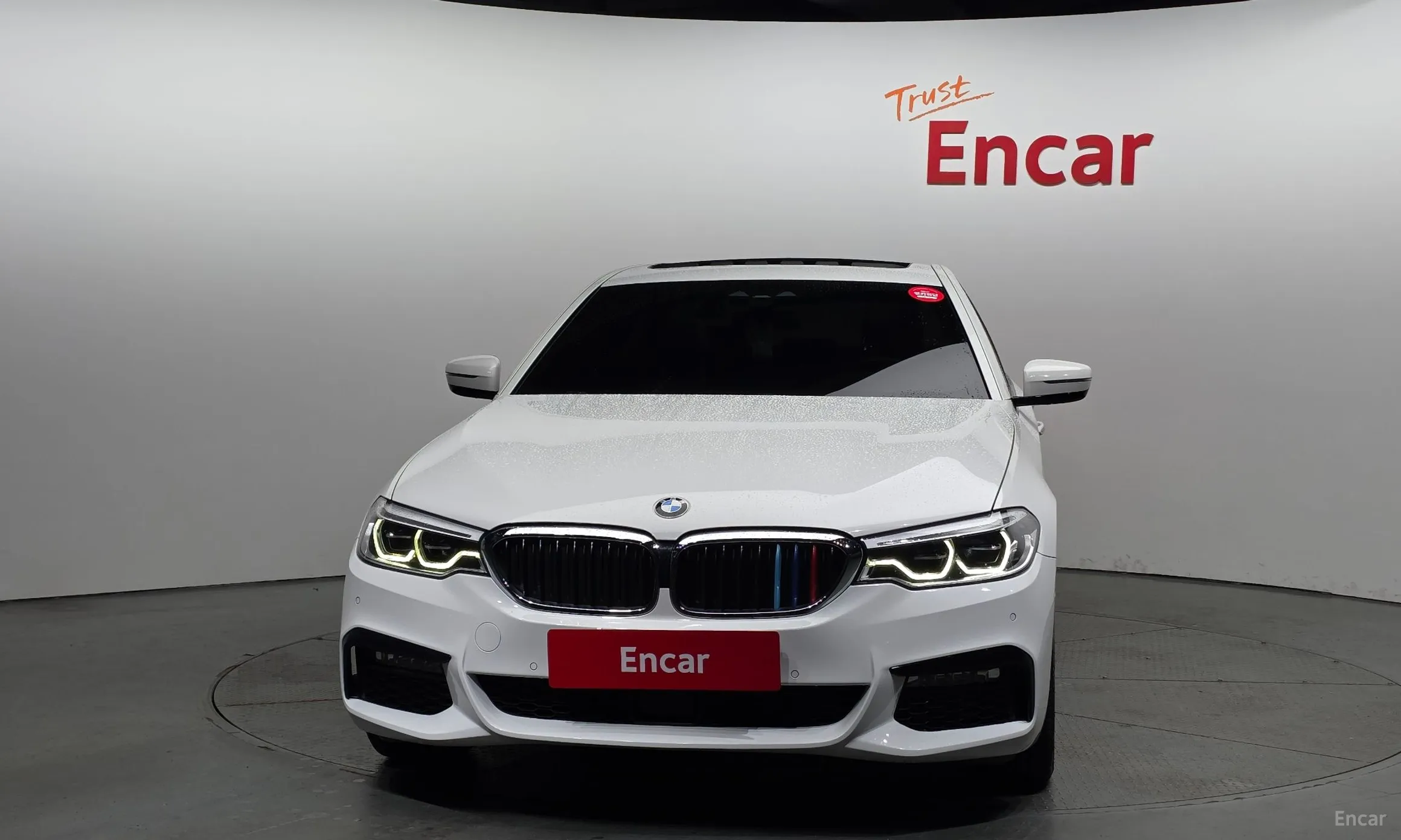 BMW 5 Series (G30) превью 2