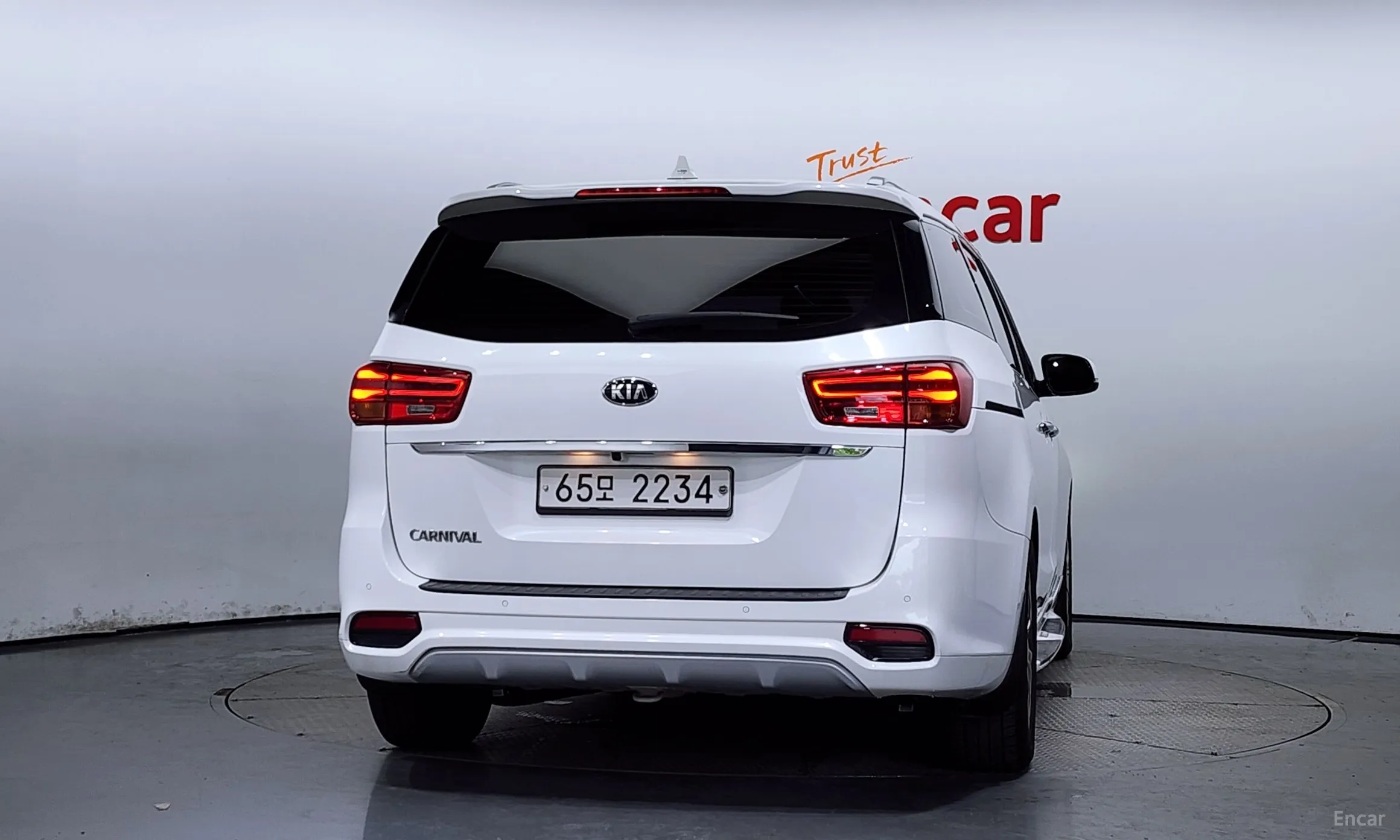 Kia Carnival превью 3