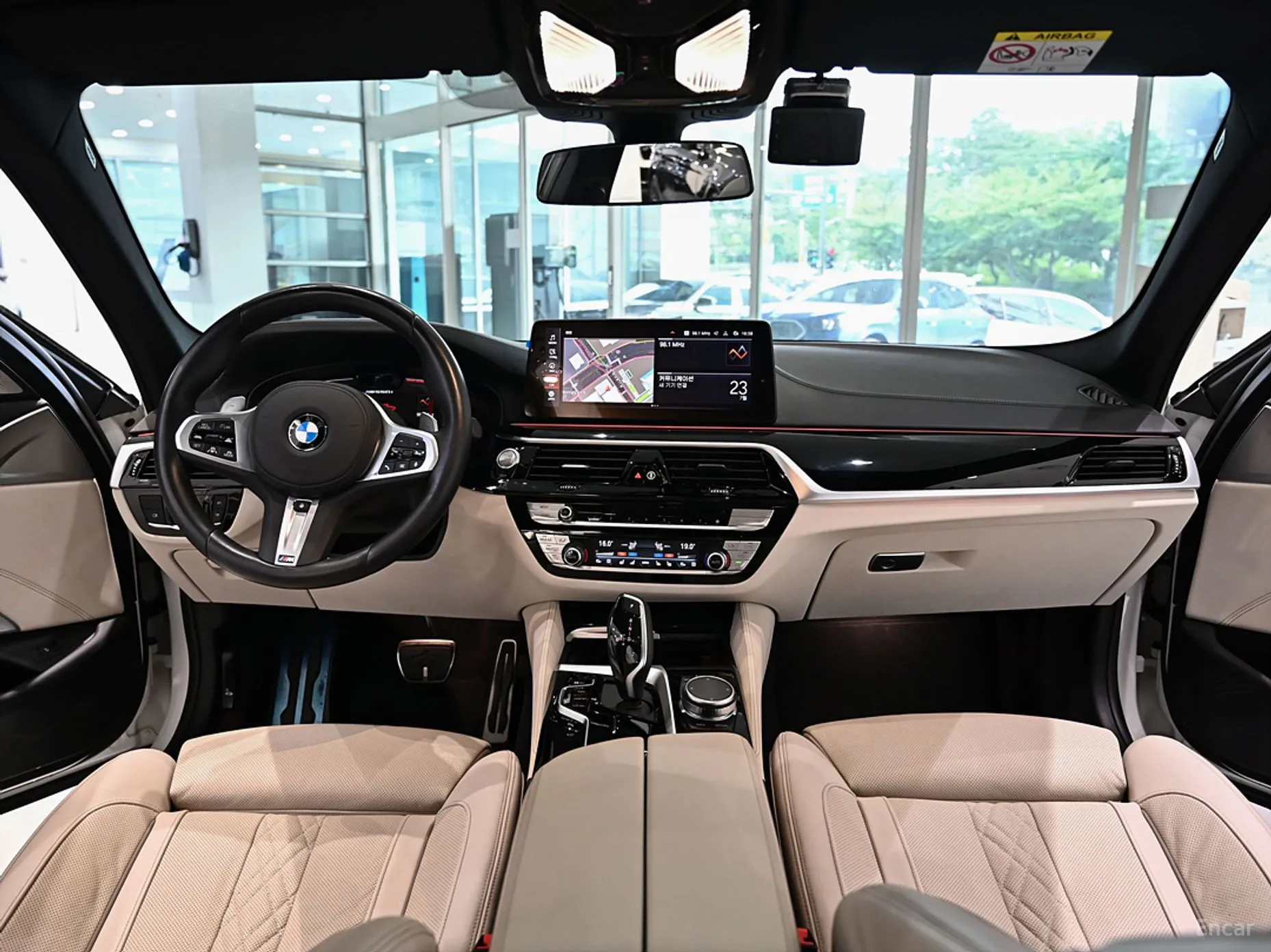 BMW 5 Series (G30) превью 4