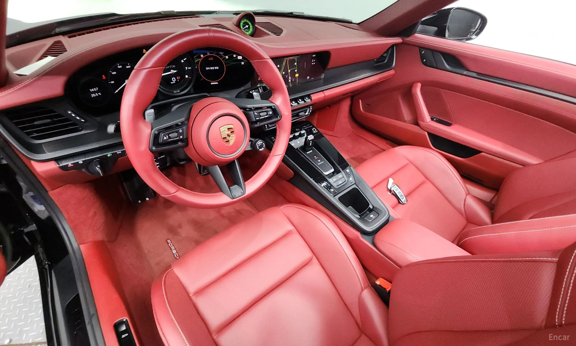 Porsche 911 (992) превью 4