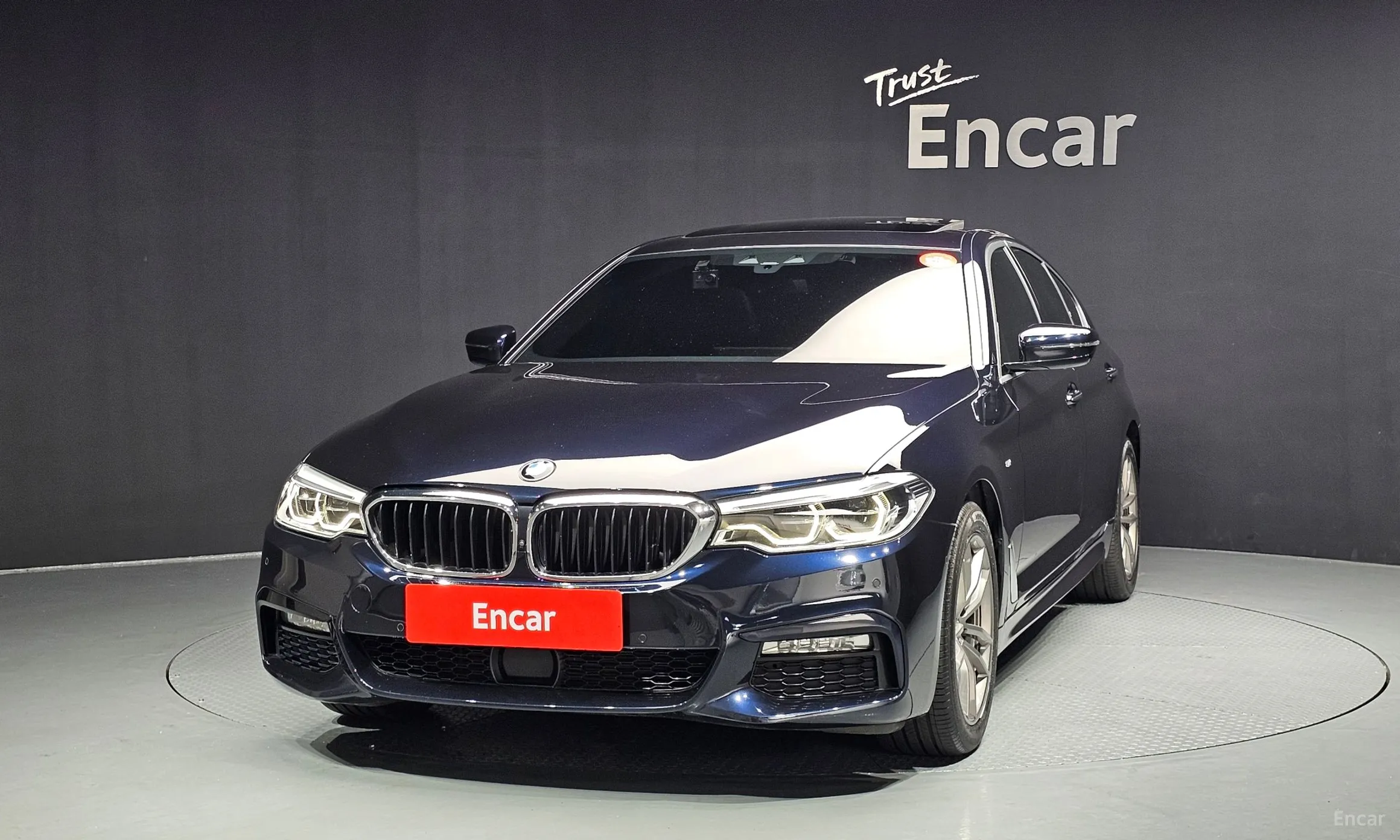 BMW 5 Series (G30) превью 2