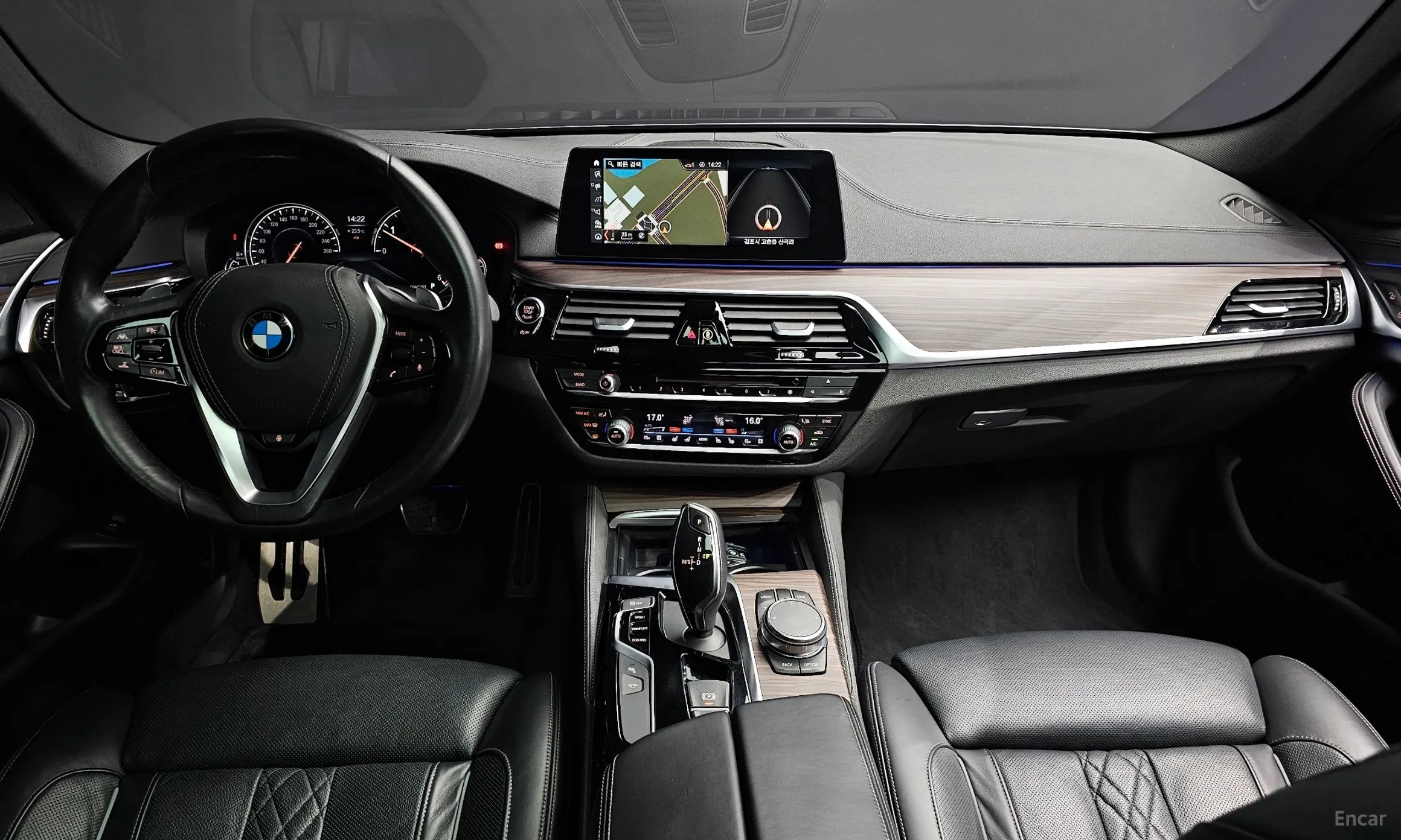 BMW 5 Series (G30) превью 4