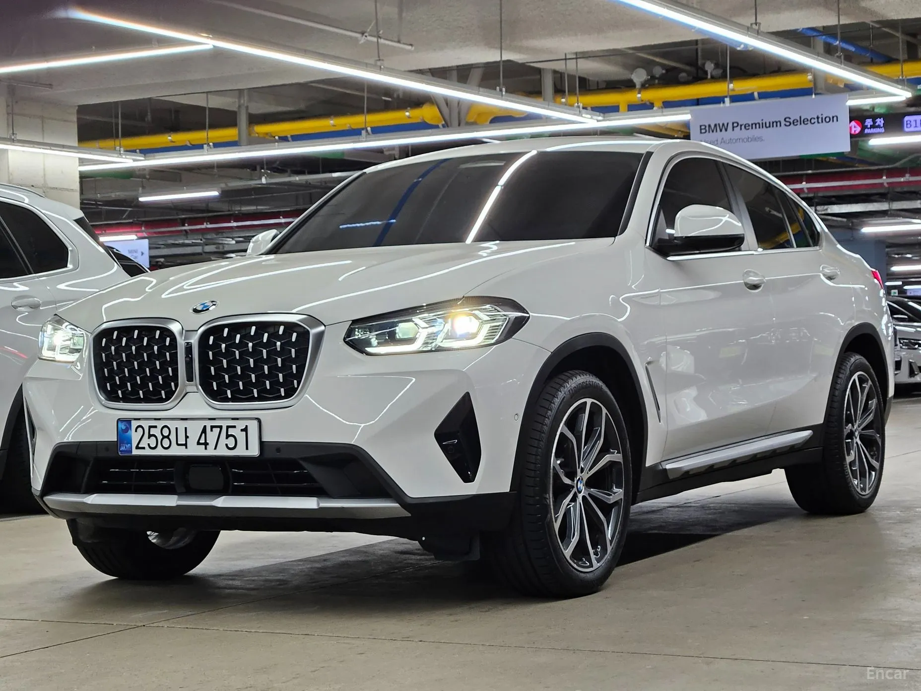 X4 (G02)