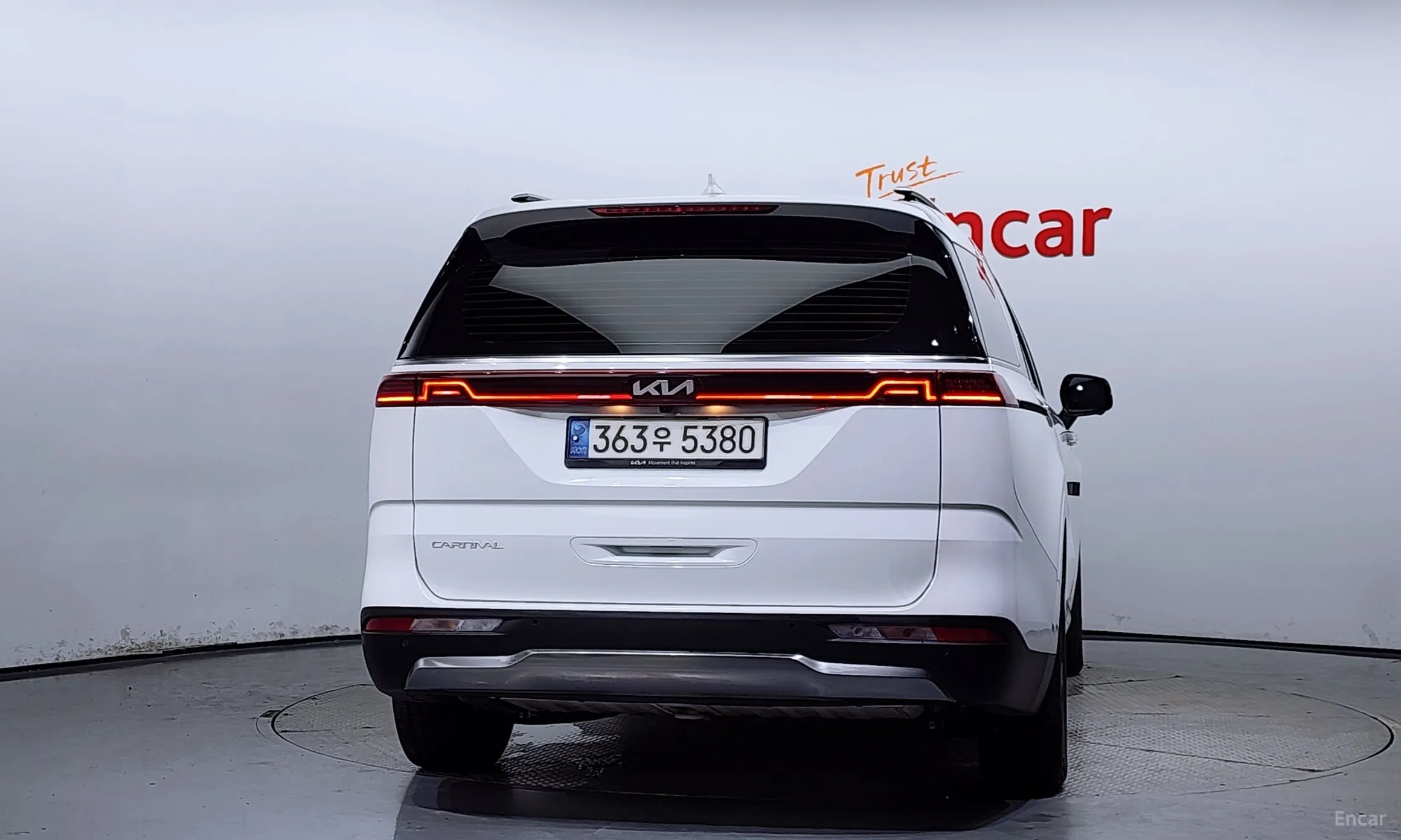 Kia Carnival Gen 4 превью 3