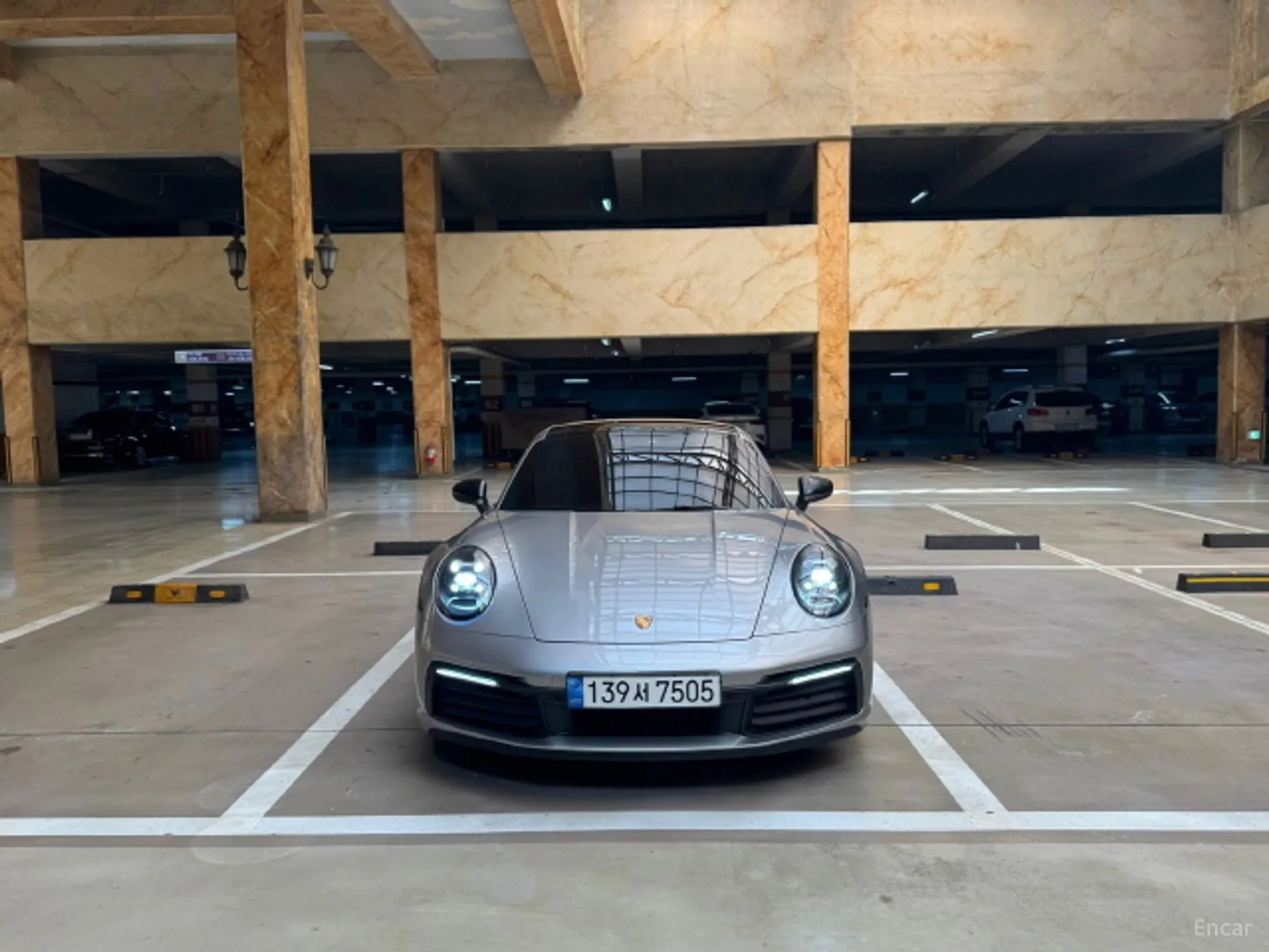 Porsche 911 (992)