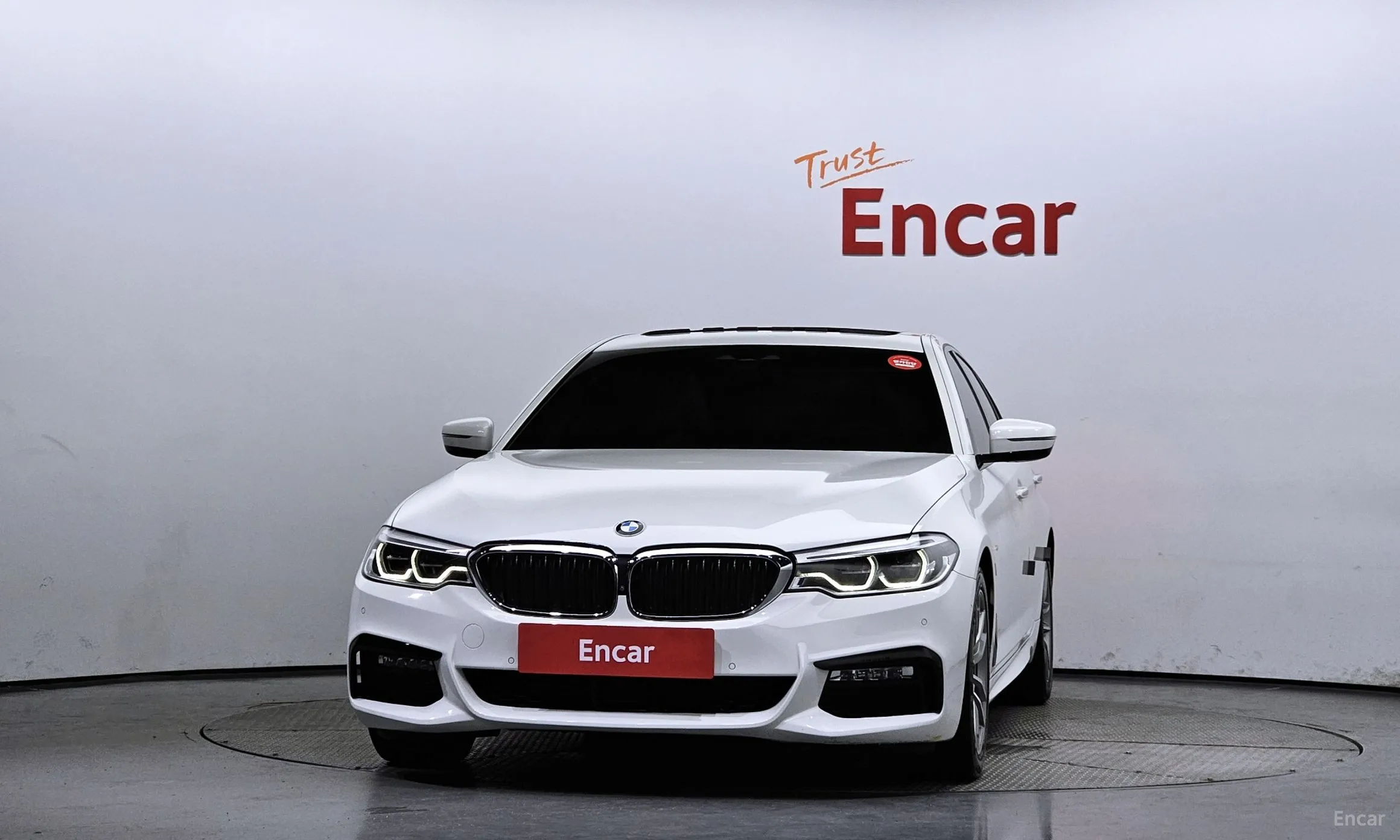 BMW 5 Series (G30) превью 2