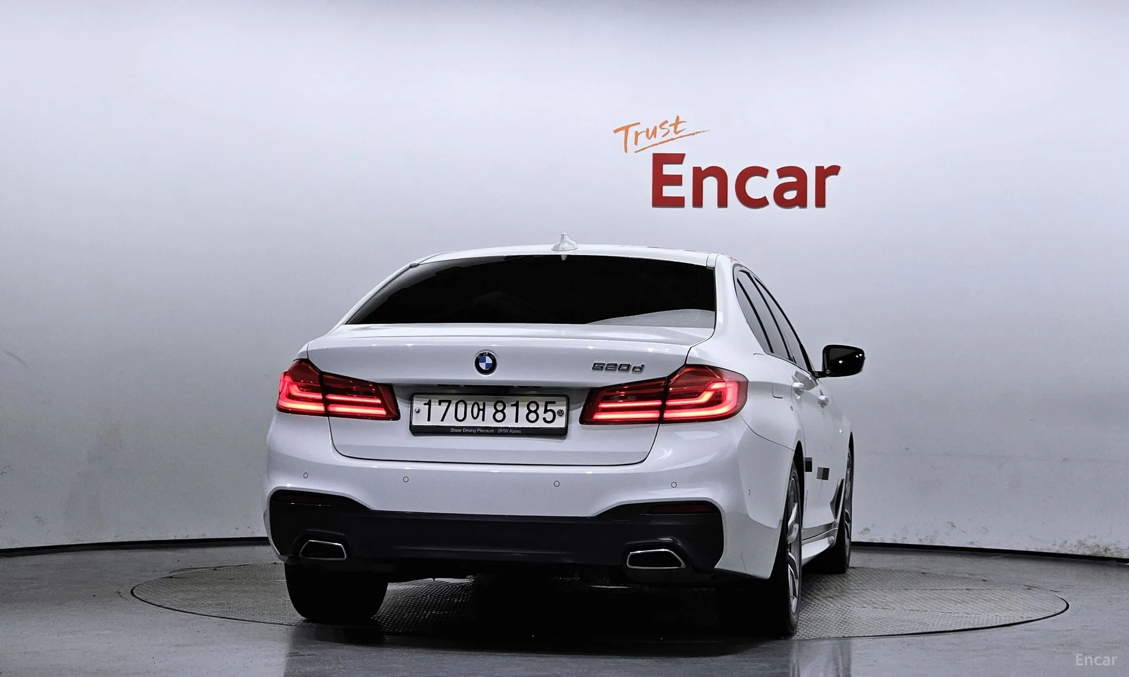 BMW 5 Series (G30) превью 3