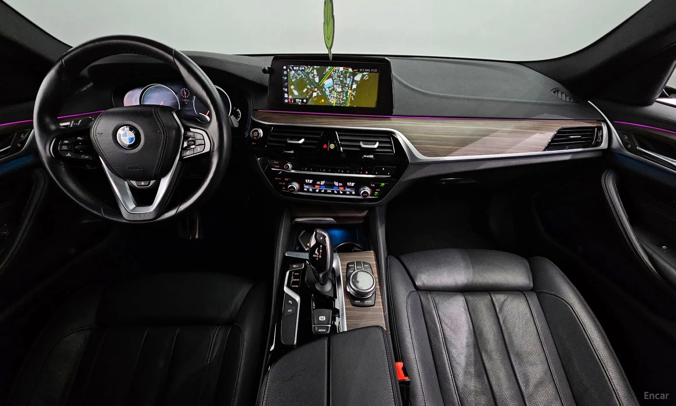BMW 5 Series (G30) превью 4